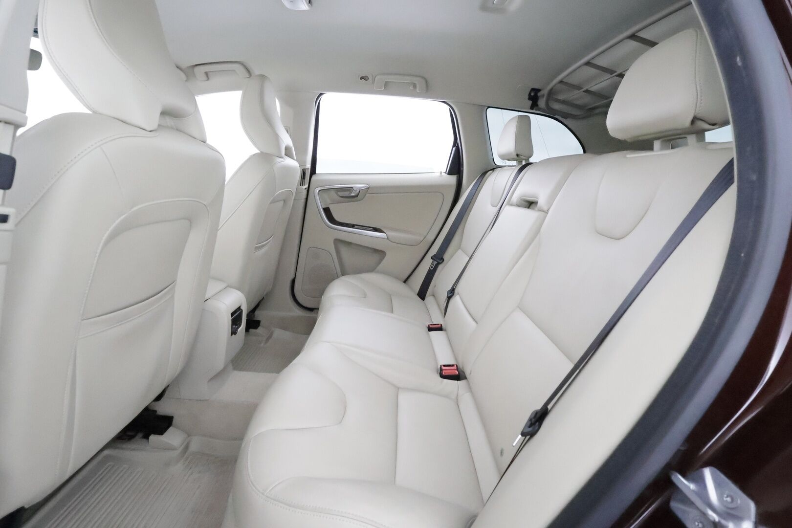 Volvo XC60 2016 D4 AWD Summum aut / Adapt.vak / Vetokoukku / Webasto / Muistipenkki / Huippuvarusteltu! - Merkkihuollettu / Jakopää vaihdettu / Ilman AD Blue järjestelmää / VOC / Aktiiviset kaarrevalot / 