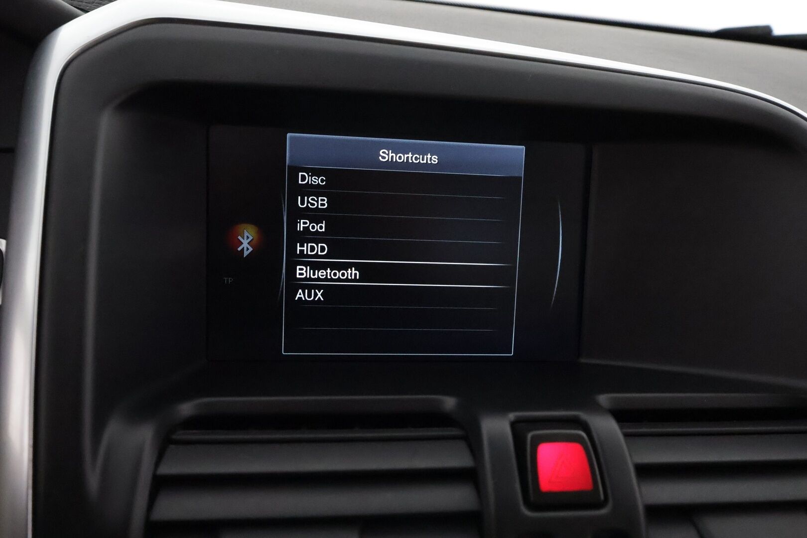 Volvo XC60 2016 D4 AWD Summum aut / Adapt.vak / Vetokoukku / Webasto / Muistipenkki / Huippuvarusteltu! - Merkkihuollettu / Jakopää vaihdettu / Ilman AD Blue järjestelmää / VOC / Aktiiviset kaarrevalot / 