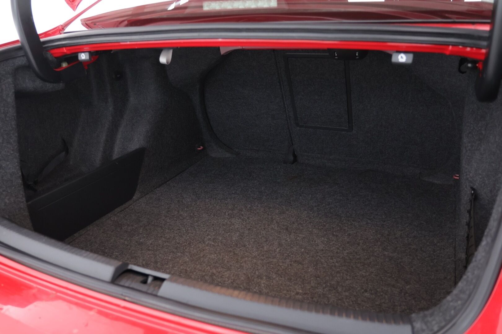 Volkswagen Jetta 2015 Comfort 1,2 TSI 77 kW (105 hv) BlueMotion Technology / Suomi-auto / Hyvät nastat talveksi / Lohkolämmitin + sisäpistoke / Vakionopeudensäädin - Kattavat varusteet / Siisti yksilö / Hyvä käyttöauto - HULLUT AVAJAISHULINAT KORKOTARJOUS 3,29 %