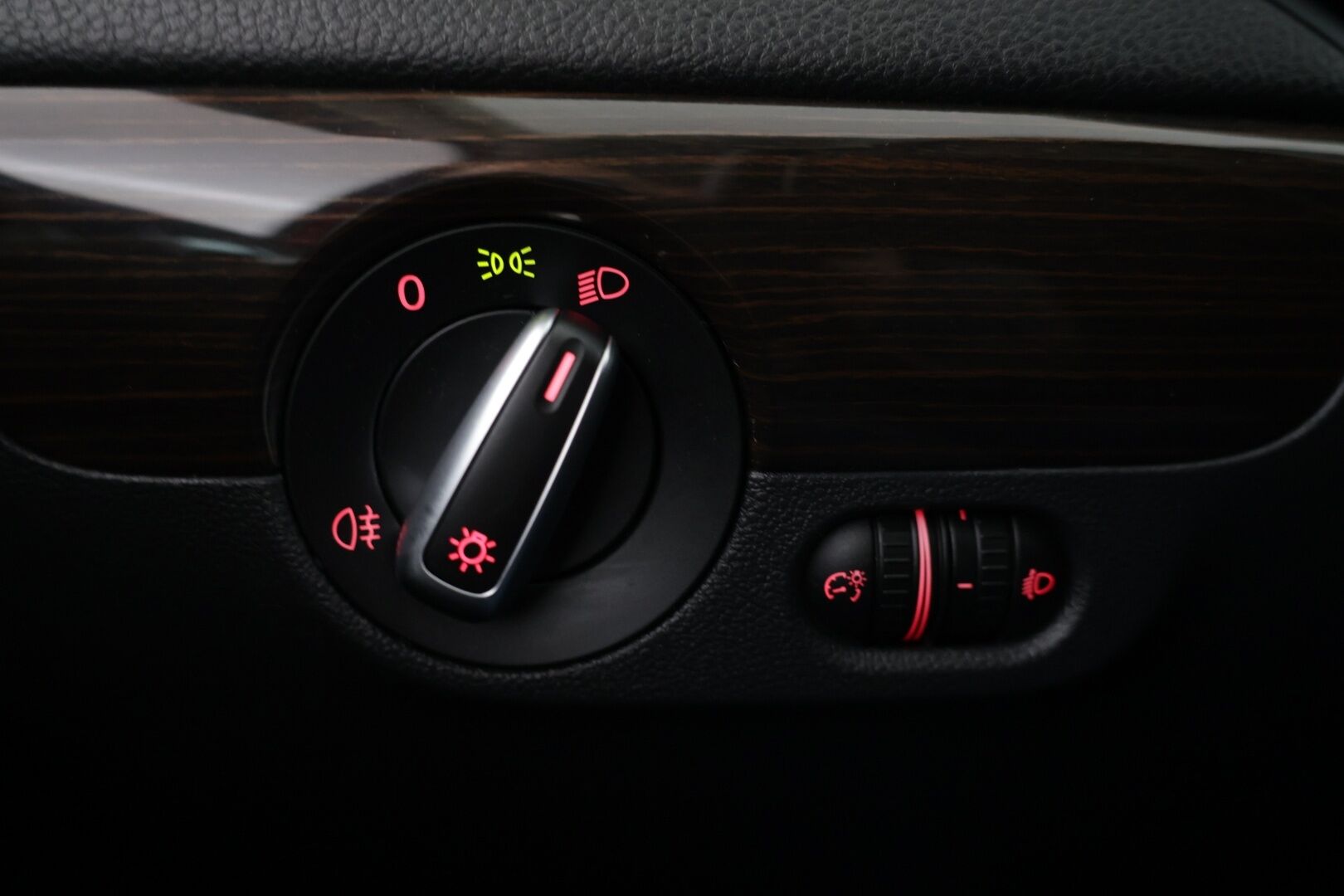 Volkswagen Jetta 2015 Comfort 1,2 TSI 77 kW (105 hv) BlueMotion Technology / Suomi-auto / Hyvät nastat talveksi / Lohkolämmitin + sisäpistoke / Vakionopeudensäädin - Kattavat varusteet / Siisti yksilö / Hyvä käyttöauto