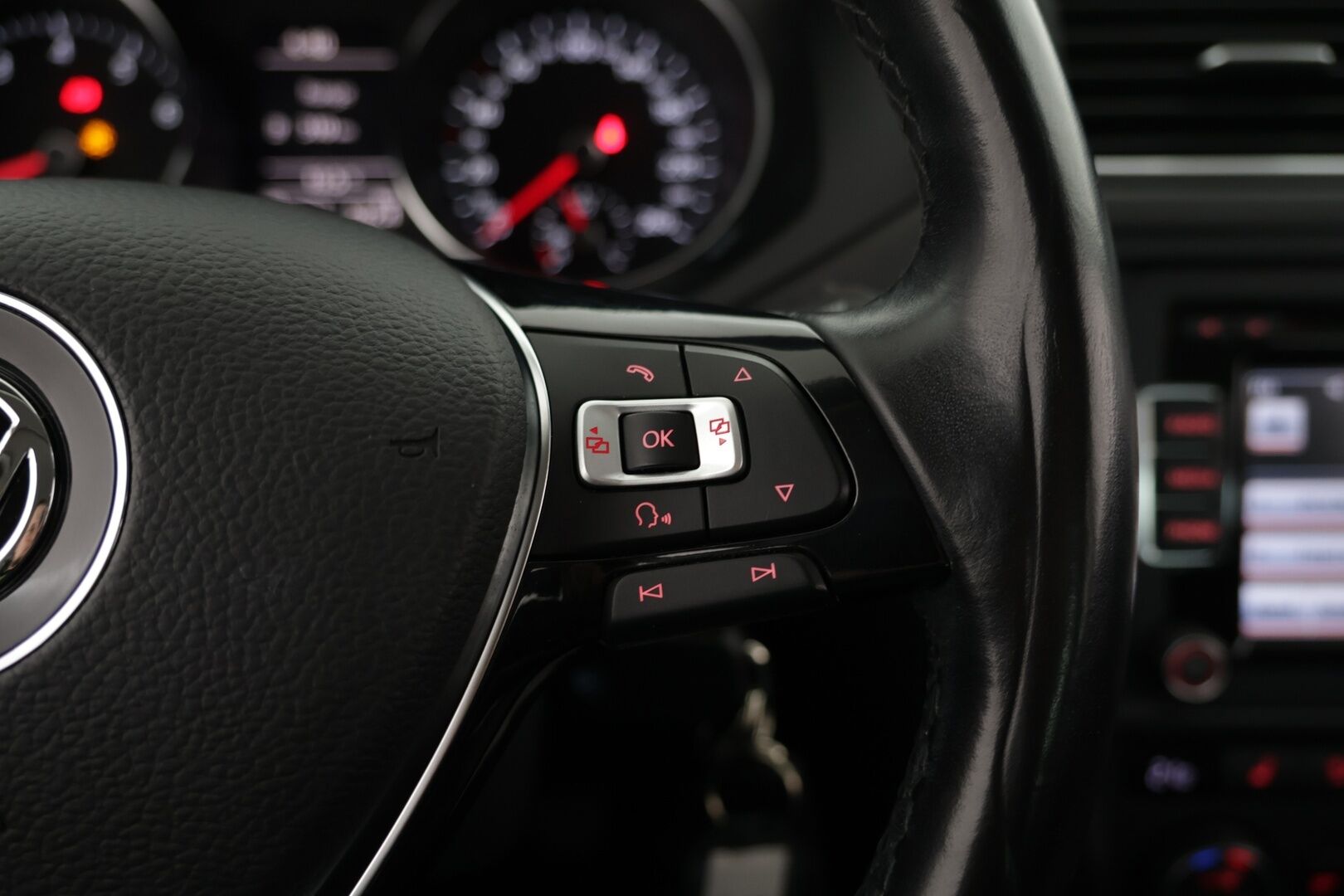 Volkswagen Jetta 2015 Comfort 1,2 TSI 77 kW (105 hv) BlueMotion Technology / Suomi-auto / Hyvät nastat talveksi / Lohkolämmitin + sisäpistoke / Vakionopeudensäädin - Kattavat varusteet / Siisti yksilö / Hyvä käyttöauto - HULLUT AVAJAISHULINAT KORKOTARJOUS 3,29 %