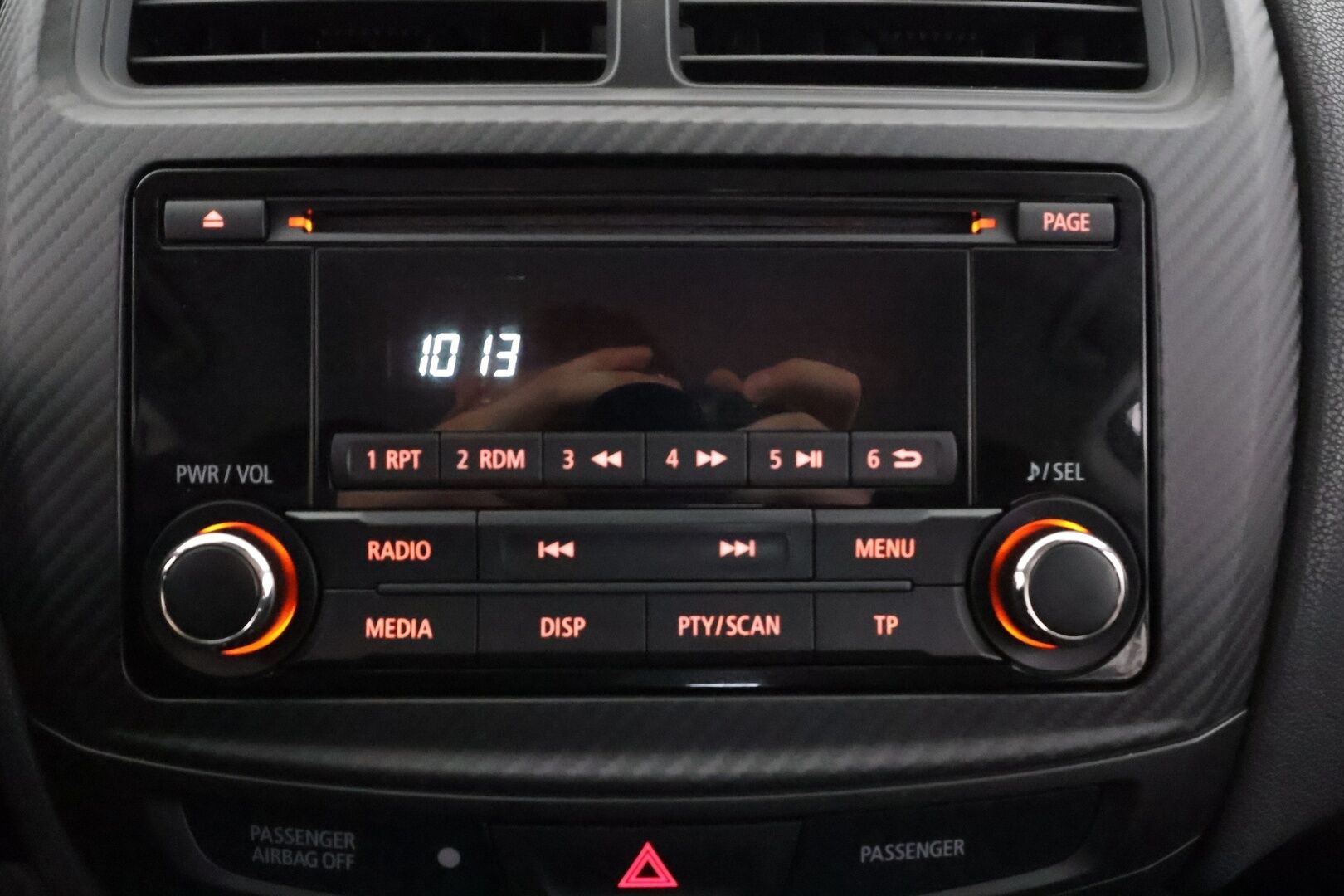 Mitsubishi ASX 2015 1,6 MIVEC Invite 5MT - | Vakkari | Koukku | Lohkolämmitin+sisälämmitin | Aut. ilmastointi | USB-liitäntä | Penkinlämmittimet | 2x renkaat aluin | Huoltokirja | Suomiauto | 