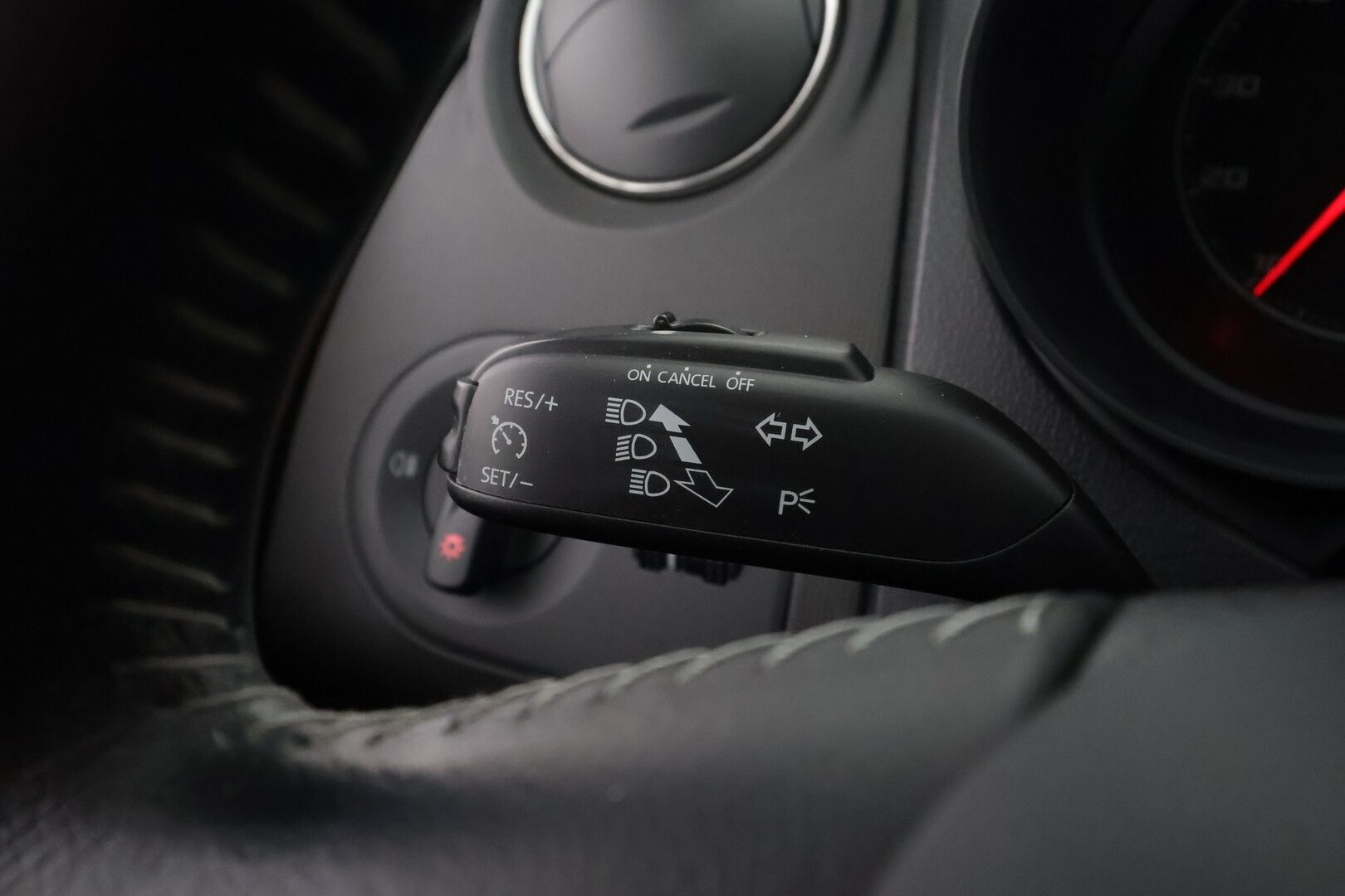 Seat Ibiza 2015 1,2 TSI 85 Style - | Vakkari | Ilmastointi | Huoltokirja | AUX -liitäntä | Penkinlämmittimet | Lohkolämmitin sisäpistokkeella | 2x renkaat | 