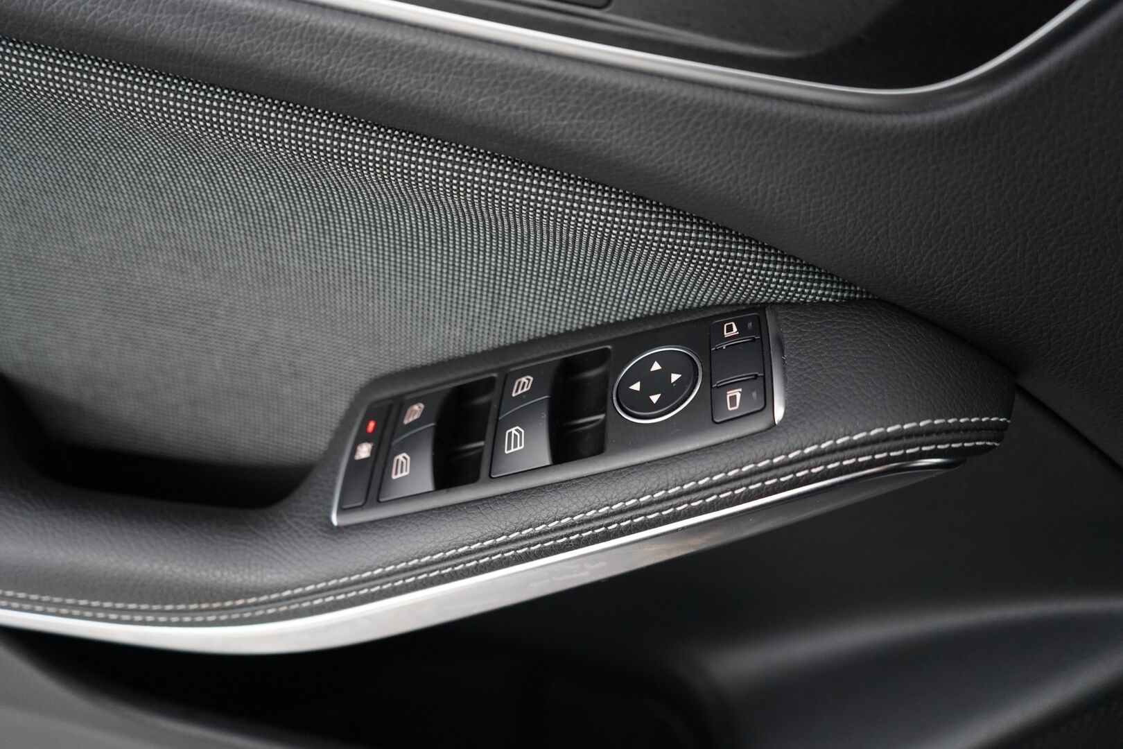 Mercedes-Benz A 2015 180 BE A Summer Edition - Kamera | Moottorinlämmitin | Osanahat ja sporttipenkit | Suomi auto | Kahdet renkaat aluvantein | Säntilliset huollot 