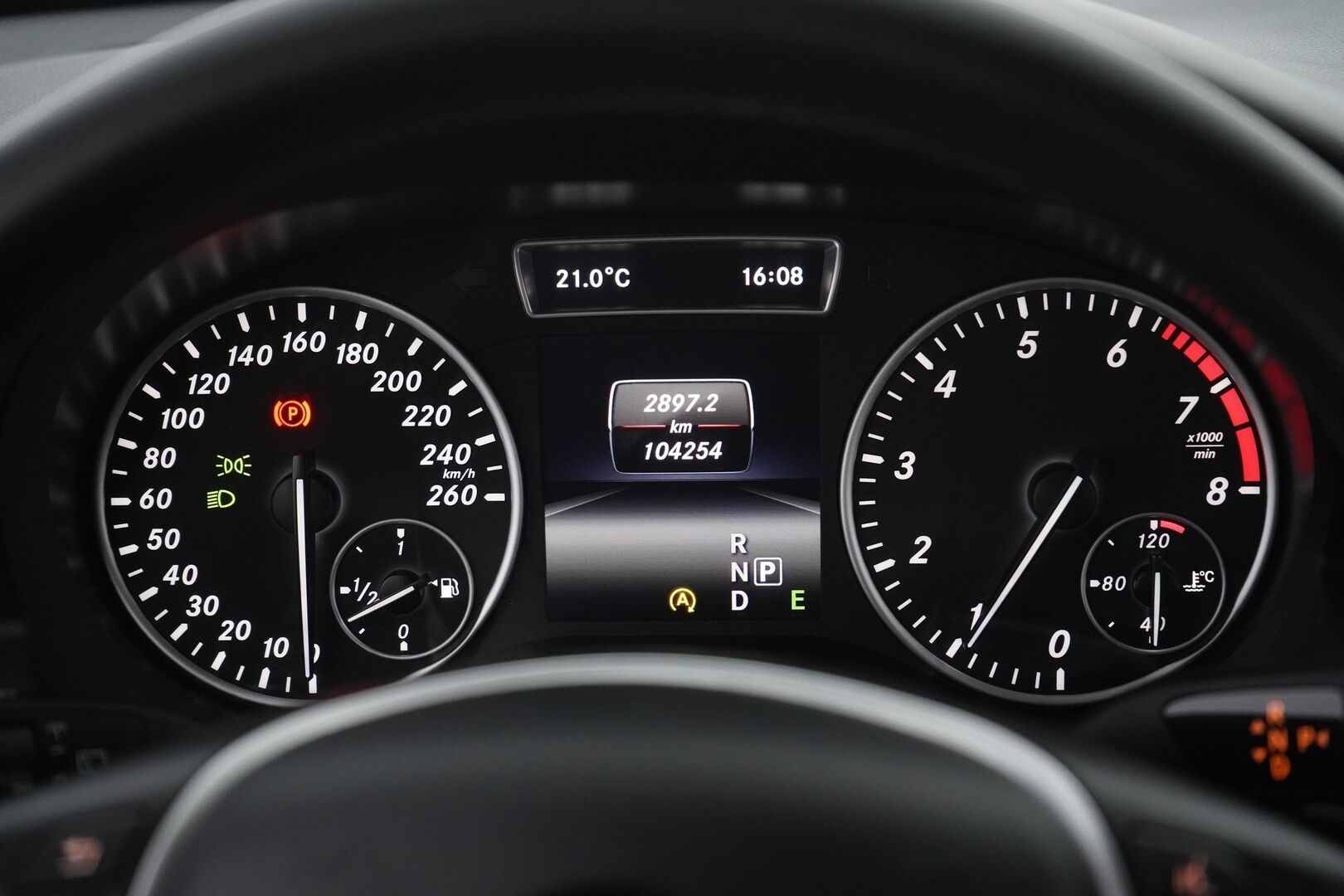 Mercedes-Benz A 2015 180 BE A Summer Edition - Kamera | Moottorinlämmitin | Osanahat ja sporttipenkit | Suomi auto | Kahdet renkaat aluvantein | Säntilliset huollot 