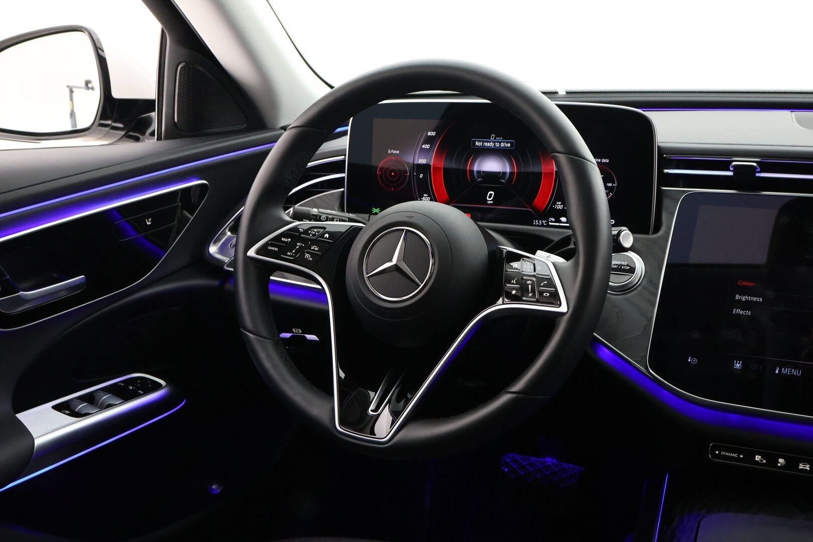 MERCEDES-BENZ E 2024 300 e T A Avantgarde - 2,99 % KORKOTARJOUS TÄHÄN AUTOON - Isolla akulla WLTP kantama jopa 103km! / Adapt. Vakkari / Koukku / P-kamera / LED High Perf. / KeylessGo / Lane Assist / 