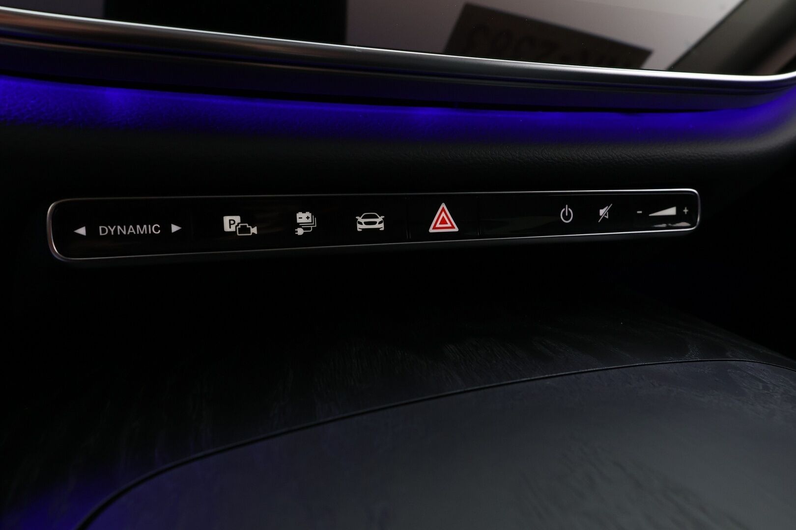MERCEDES-BENZ E 2024 300 e T A Avantgarde - 2,99 % KORKOTARJOUS TÄHÄN AUTOON - Isolla akulla WLTP kantama jopa 103km! / Adapt. Vakkari / Koukku / P-kamera / LED High Perf. / KeylessGo / Lane Assist / 