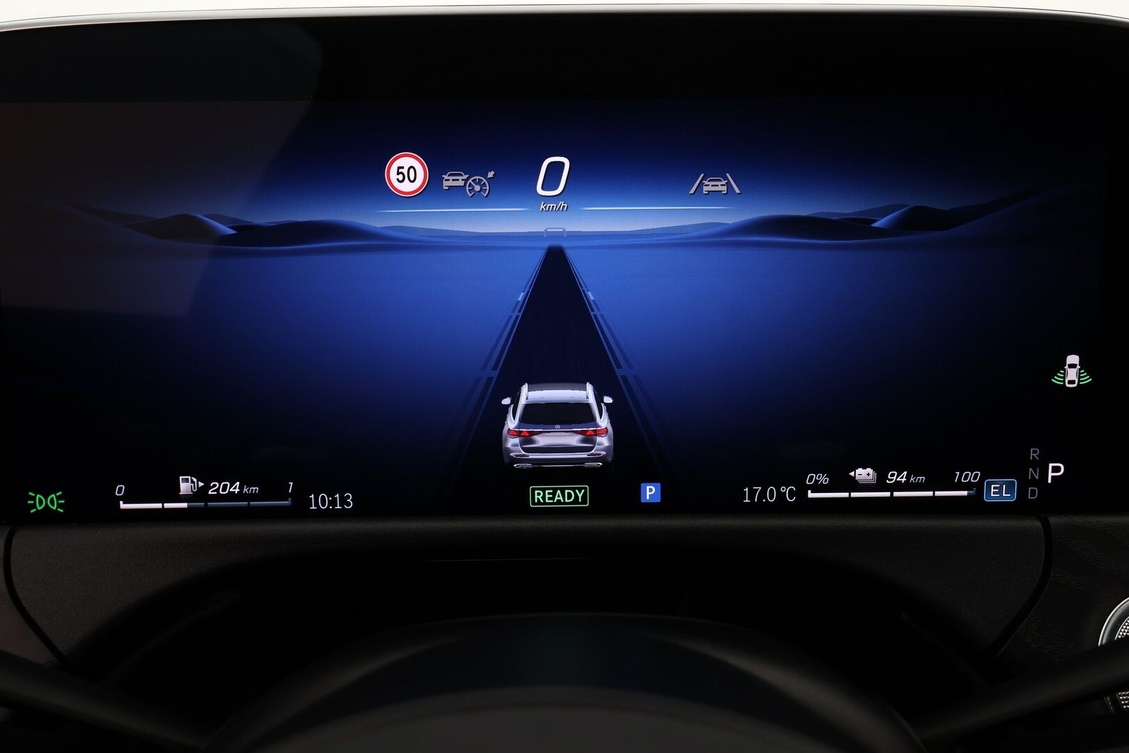 MERCEDES-BENZ E 2024 300 e T A Avantgarde - 2,99 % KORKOTARJOUS TÄHÄN AUTOON - Isolla akulla WLTP kantama jopa 103km! / Adapt. Vakkari / Koukku / P-kamera / LED High Perf. / KeylessGo / Lane Assist / 