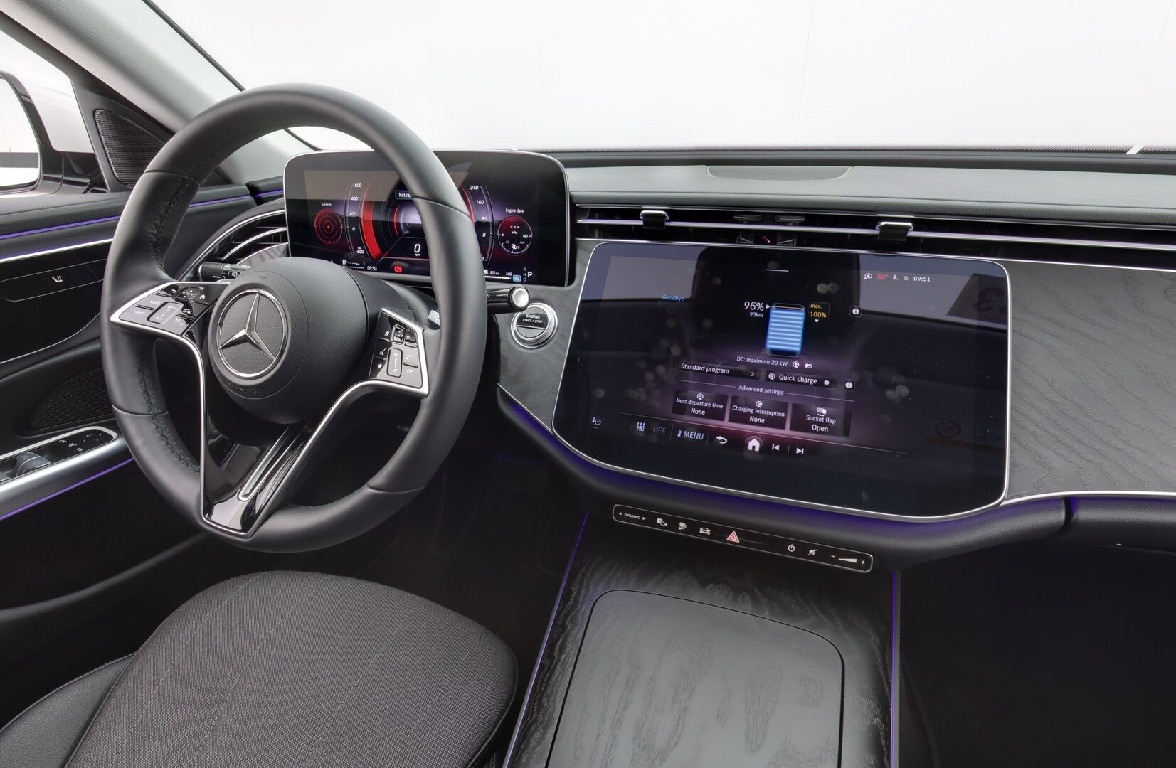 MERCEDES-BENZ E 2024 300 e T A Avantgarde - 2,99 % KORKOTARJOUS TÄHÄN AUTOON - Isolla akulla WLTP kantama jopa 103km! / Adapt. Vakkari / Koukku / P-kamera / LED High Perf. / KeylessGo / Lane Assist / 