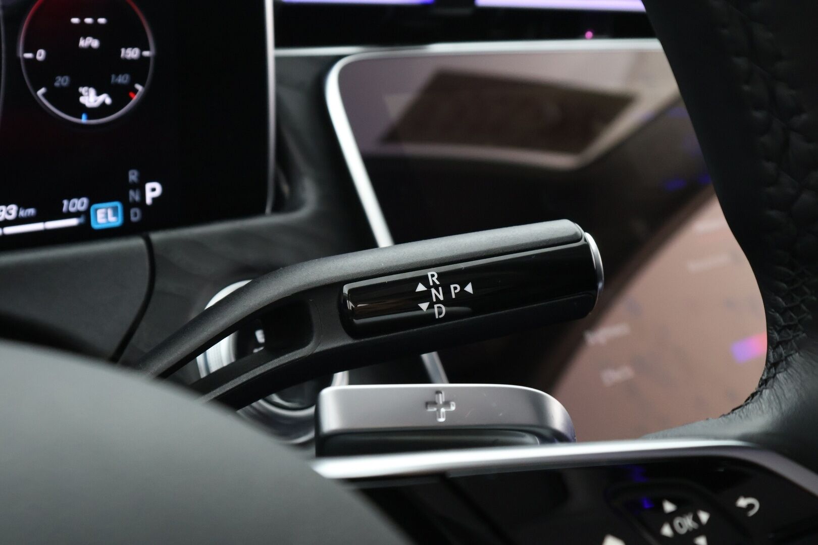 MERCEDES-BENZ E 2024 300 e T A Avantgarde - 2,99 % KORKOTARJOUS TÄHÄN AUTOON - Isolla akulla WLTP kantama jopa 103km! / Adapt. Vakkari / Koukku / P-kamera / LED High Perf. / KeylessGo / Lane Assist / 