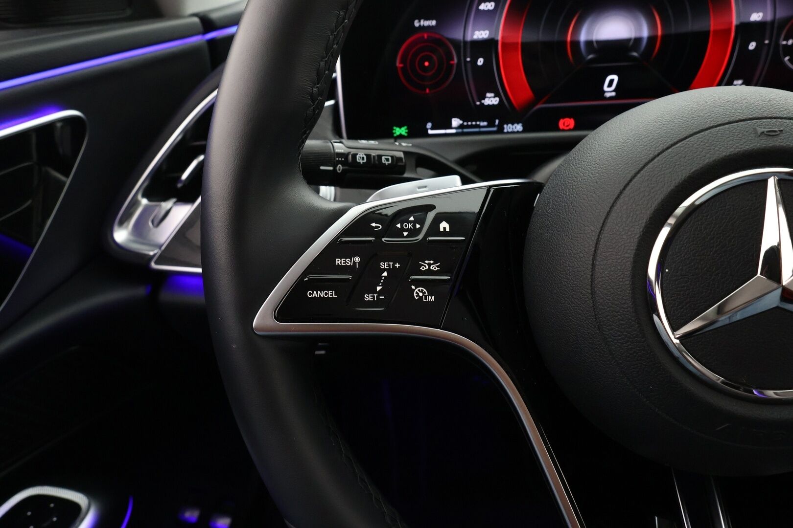 MERCEDES-BENZ E 2024 300 e T A Avantgarde - 2,99 % KORKOTARJOUS TÄHÄN AUTOON - Isolla akulla WLTP kantama jopa 103km! / Adapt. Vakkari / Koukku / P-kamera / LED High Perf. / KeylessGo / Lane Assist / 
