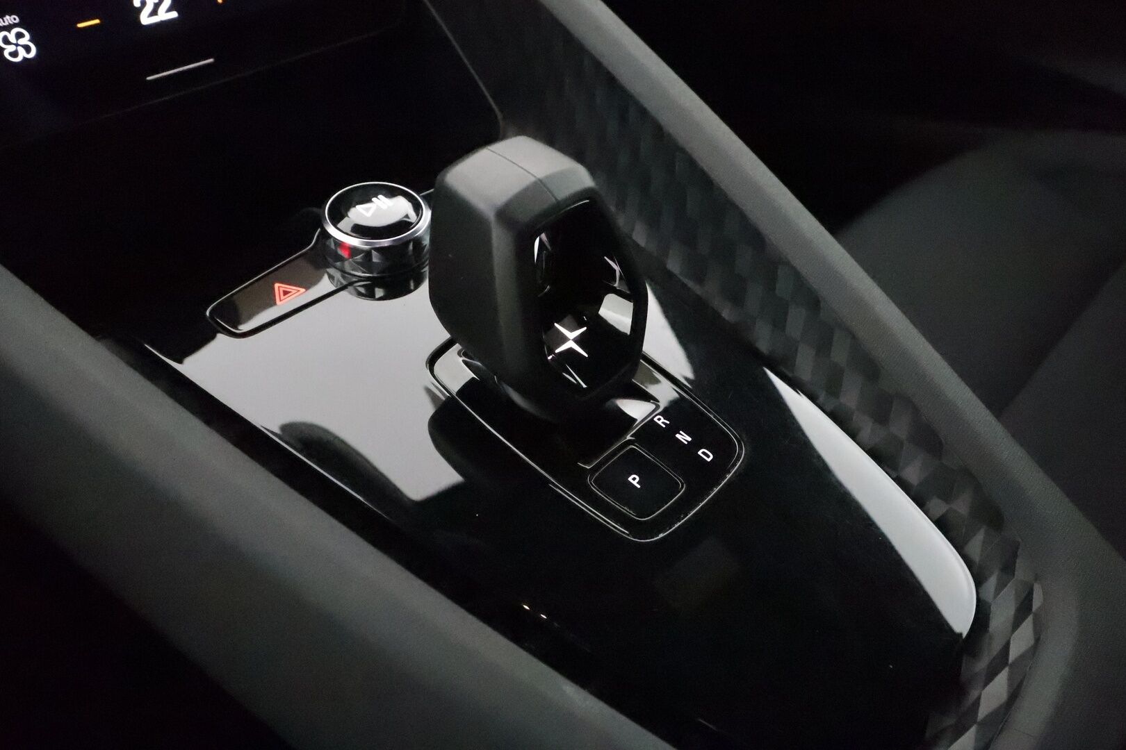 POLESTAR 2 2022 Long Range Dual Motor 78kWh - Merkkihuollettu / P.kamera / Vakkari / Apple&Android / Keyless / Navi 