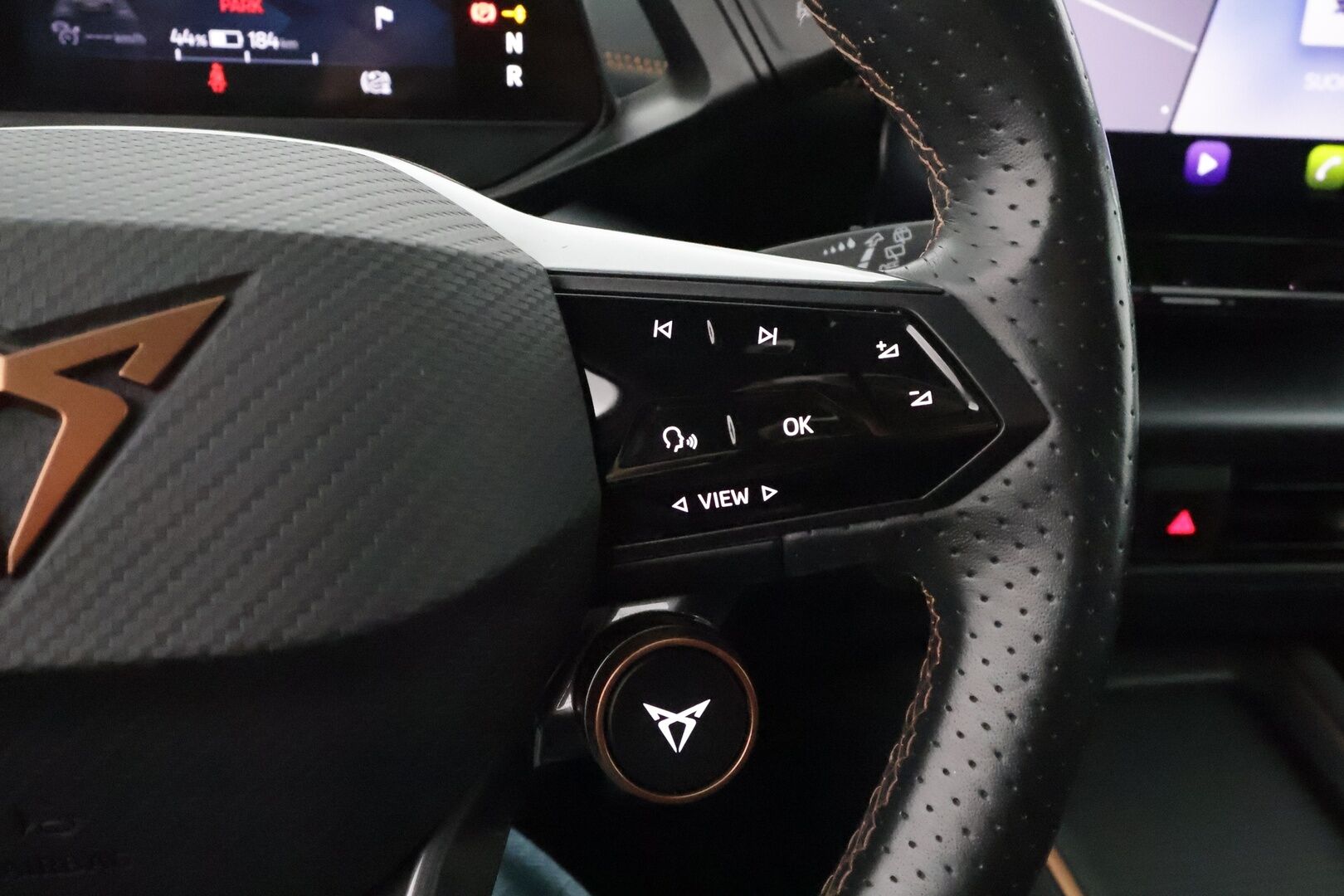CUPRA BORN 2022 e-Boost 170kW 77 kWh - Lämpöpumppu / Beats Audio / Adapt.Vakkari / Peruutuskamera / Sporttipenkit / Apple&Android / Adapt.LED / KeylessGo / Huippusiisti!