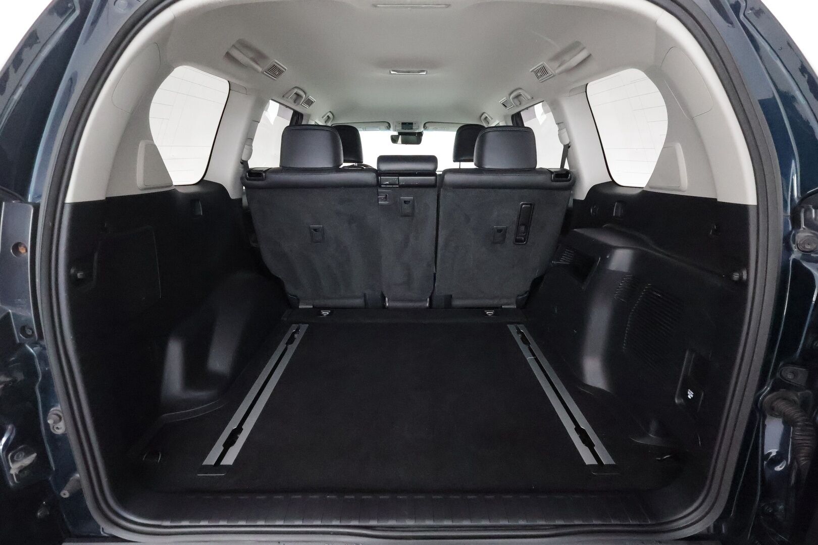 TOYOTA LAND CRUISER 2018 2.8 D-4D 4WD AUT PREMIUM *Webasto / 360 Kamera / ACC / Muistipenkki / Ilma-alusta / Keyless / Koukku / JBL / Nahat* - 2,99 % KORKOTARJOUS TÄHÄN AUTOON - Facelift / 2x Renkaat / Ökymaasturi