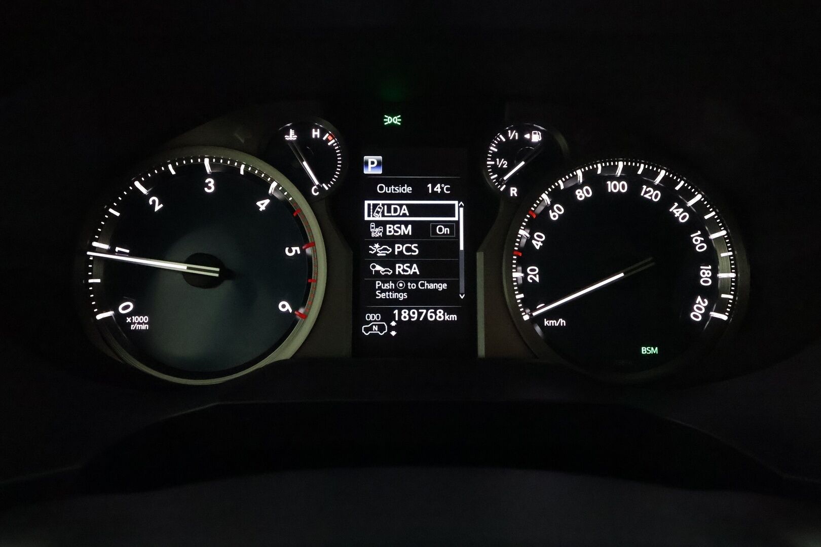 TOYOTA LAND CRUISER 2018 2.8 D-4D 4WD AUT PREMIUM *Webasto / 360 Kamera / ACC / Muistipenkki / Ilma-alusta / Keyless / Koukku / JBL / Nahat* - 2,99 % KORKOTARJOUS TÄHÄN AUTOON 31.8. ASTI! - Facelift / 2x Renkaat / Ökymaasturi