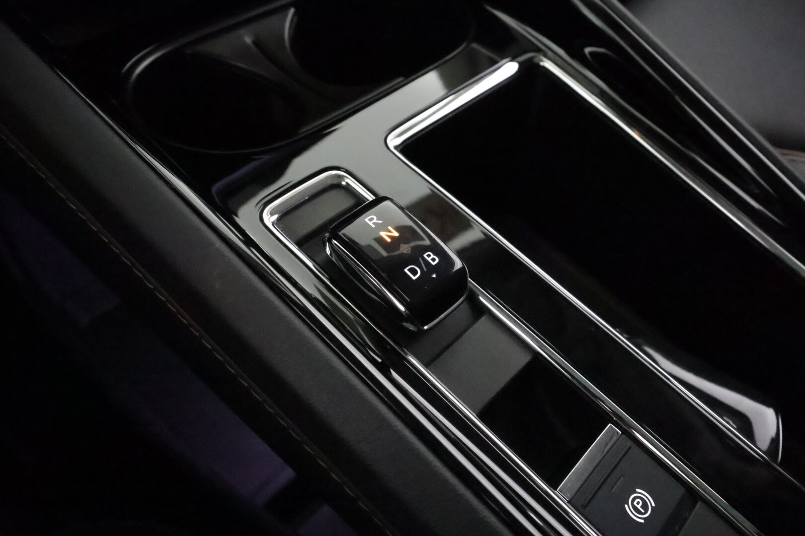 SKODA ENYAQ 2022 iV80 ** Panorama / Lämpöpumppu / Koukku / Matrix-LED / Adapt. Vakkari ** - 3,99 % KORKOTARJOUS TÄHÄN AUTOON - Kahdet renkaat!