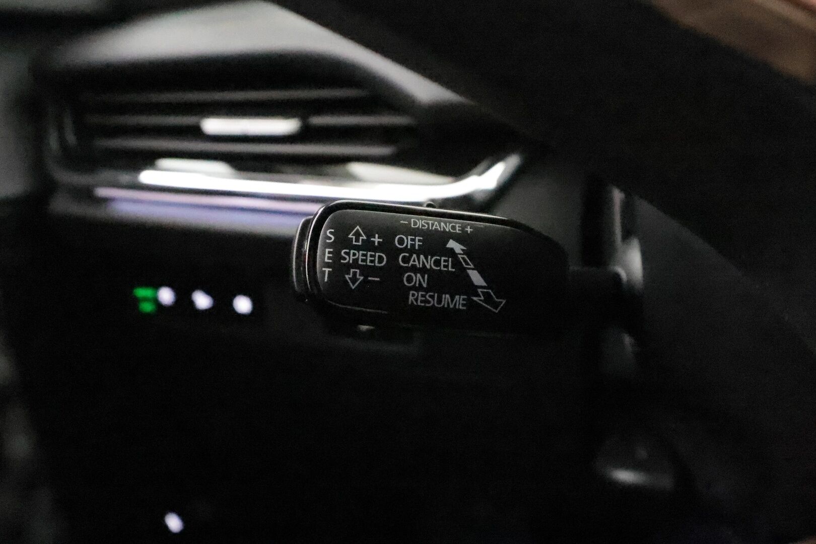 SKODA ENYAQ 2022 iV80 ** Panorama / Lämpöpumppu / Koukku / Matrix-LED / Adapt. Vakkari ** - 3,99 % KORKOTARJOUS TÄHÄN AUTOON - Kahdet renkaat!