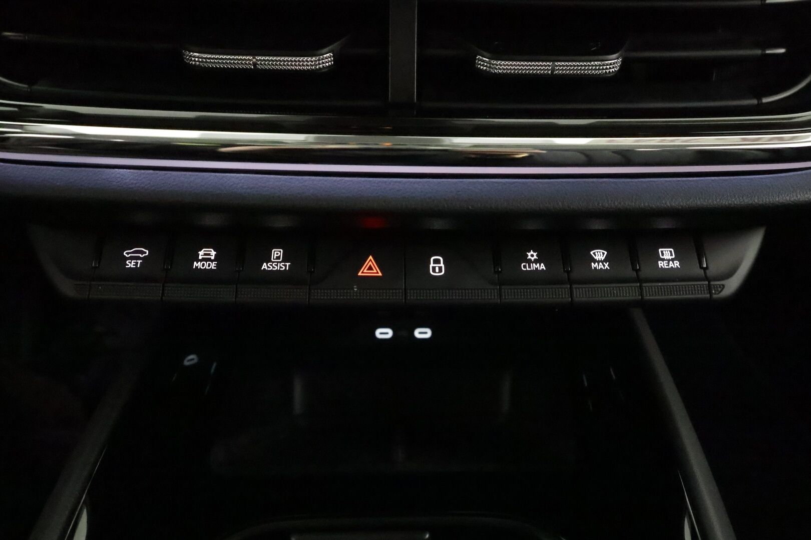 SKODA ENYAQ 2022 iV80 ** Panorama / Lämpöpumppu / Koukku / Matrix-LED / Adapt. Vakkari ** - 3,99 % KORKOTARJOUS TÄHÄN AUTOON - Kahdet renkaat!