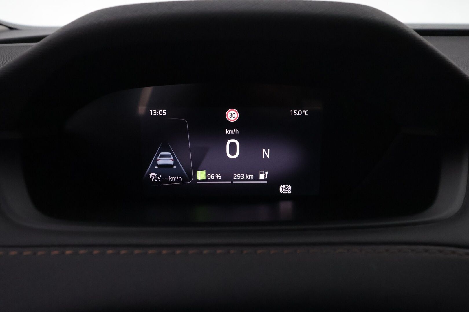 SKODA ENYAQ 2022 iV80 ** Panorama / Lämpöpumppu / Koukku / Matrix-LED / Adapt. Vakkari ** - 3,99 % KORKOTARJOUS TÄHÄN AUTOON - Kahdet renkaat!