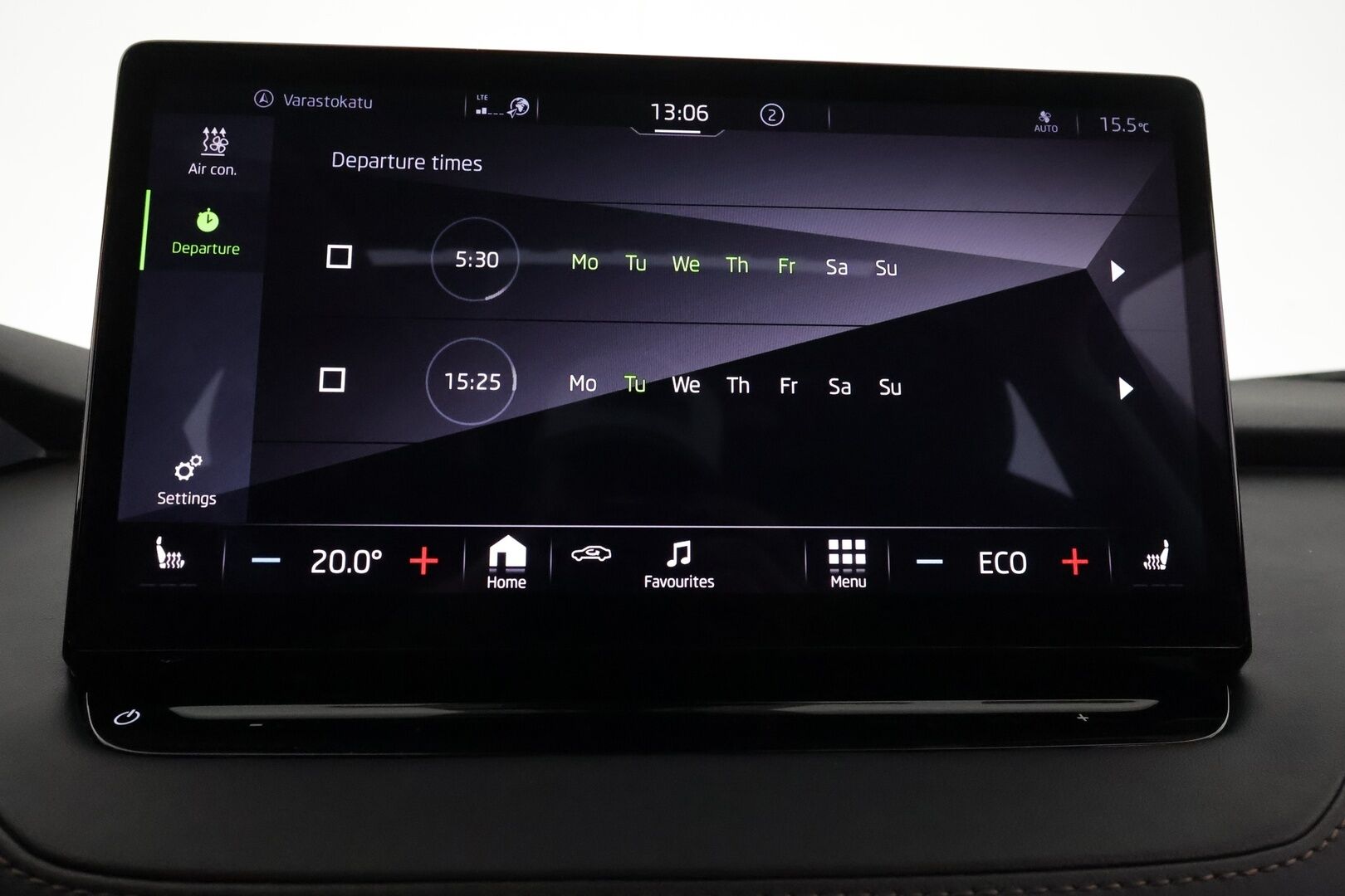 SKODA ENYAQ 2022 iV80 ** Panorama / Lämpöpumppu / Koukku / Matrix-LED / Adapt. Vakkari ** - 3,99 % KORKOTARJOUS TÄHÄN AUTOON - Kahdet renkaat!