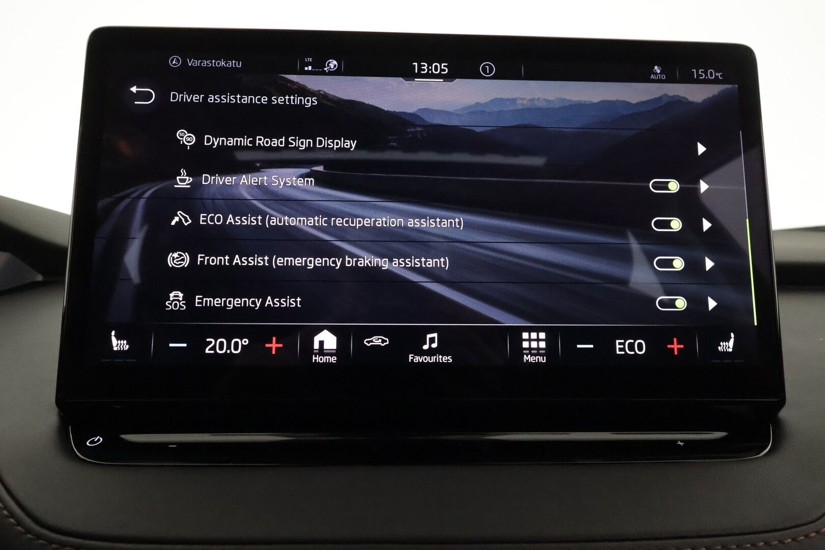 SKODA ENYAQ 2022 iV80 ** Panorama / Lämpöpumppu / Koukku / Matrix-LED / Adapt. Vakkari ** - 3,99 % KORKOTARJOUS TÄHÄN AUTOON - Kahdet renkaat!