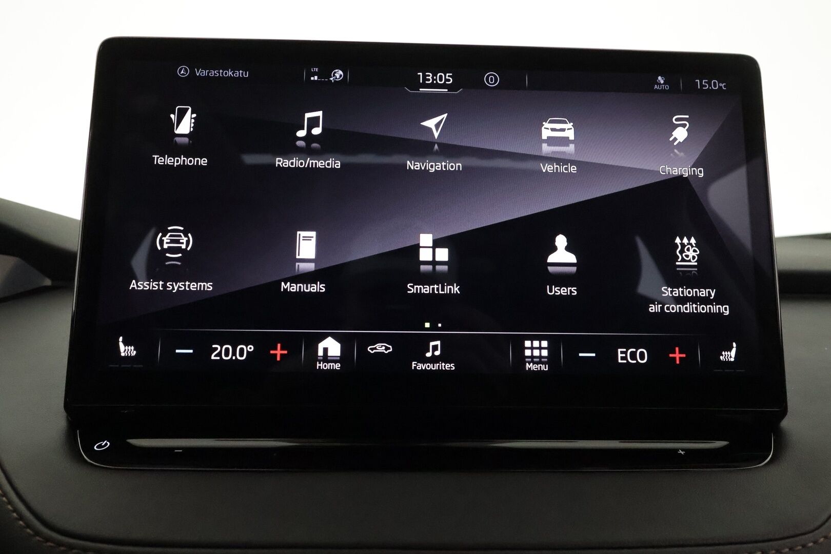 SKODA ENYAQ 2022 iV80 ** Panorama / Lämpöpumppu / Koukku / Matrix-LED / Adapt. Vakkari ** - 3,99 % KORKOTARJOUS TÄHÄN AUTOON - Kahdet renkaat!