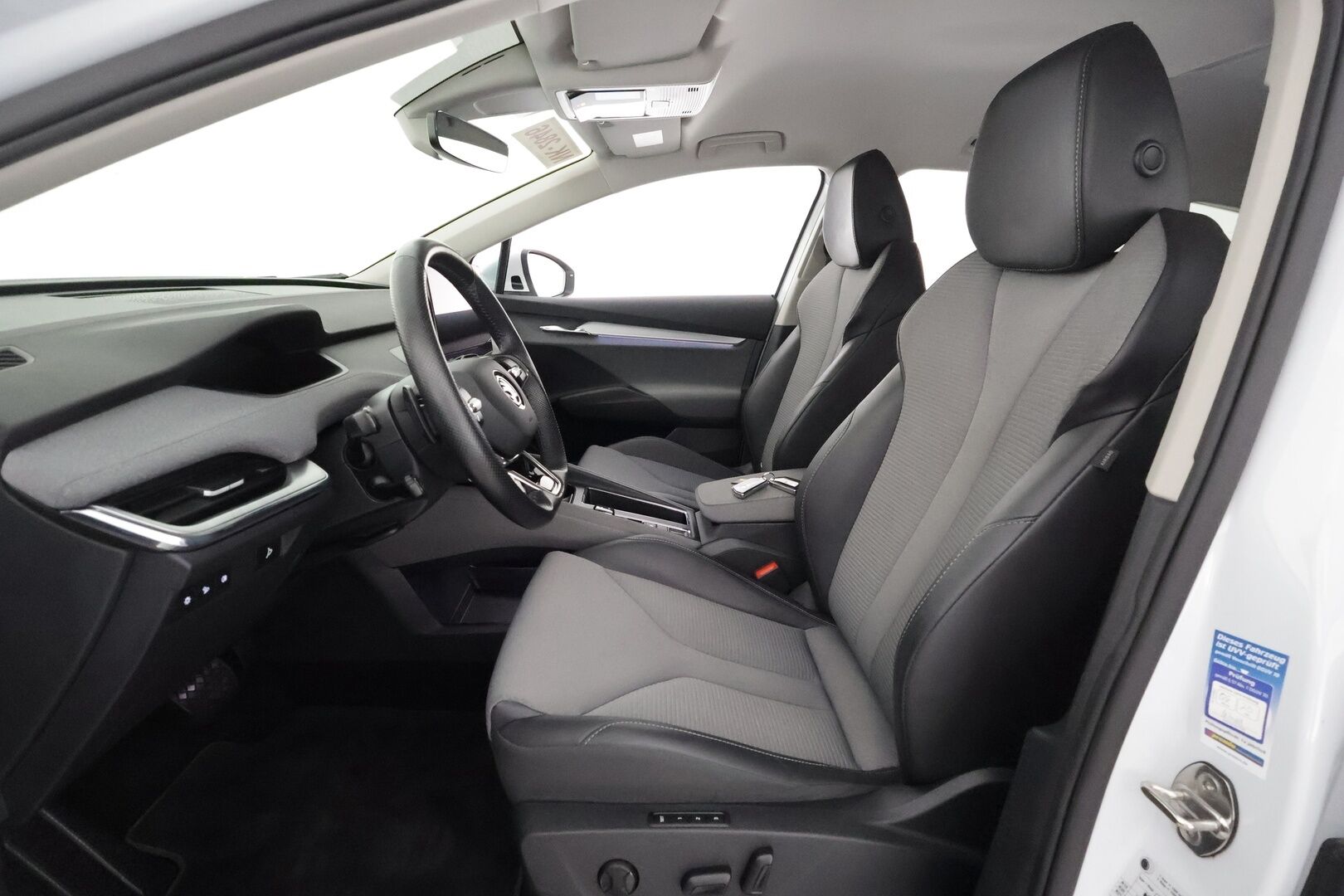 SKODA ENYAQ 2021 iV80 - Lämpöpumppu / Koukku / Adapt. vakkari / Matrix LED / P.kamera / Keyless / Apple&Android / Tulossa toimipisteeseen!