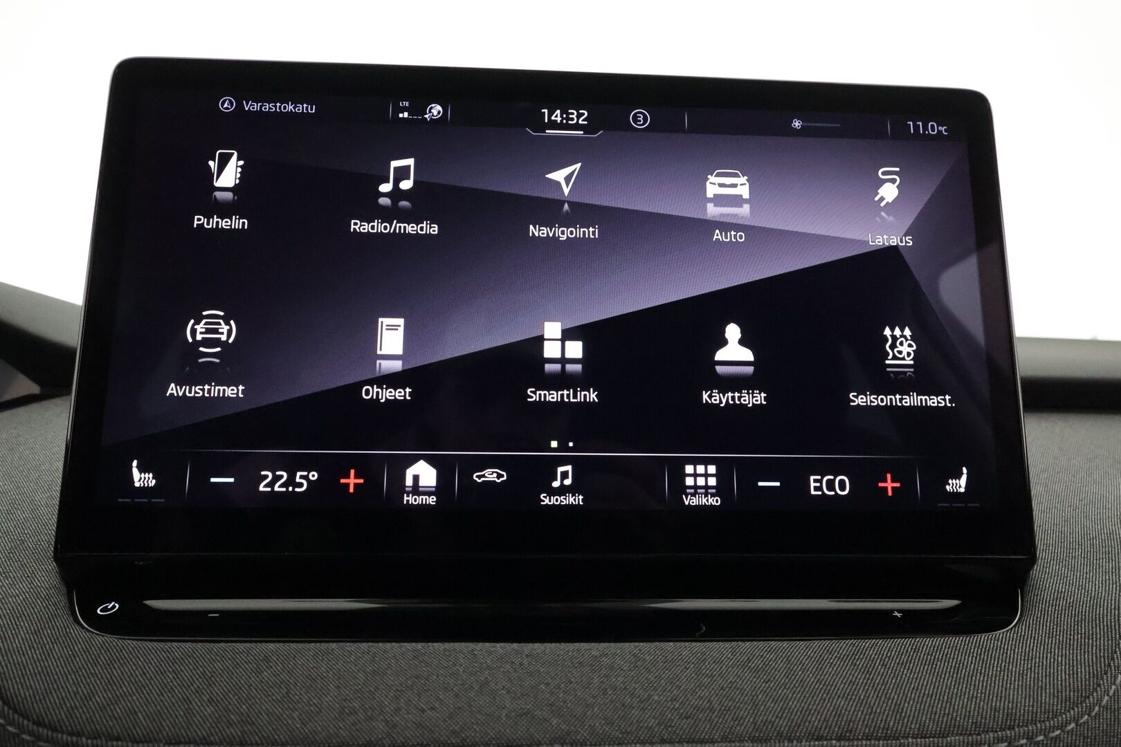 SKODA ENYAQ 2021 iV80 - Lämpöpumppu / Koukku / Adapt. vakkari / Matrix LED / P.kamera / Keyless / Apple&Android / Tulossa toimipisteeseen!