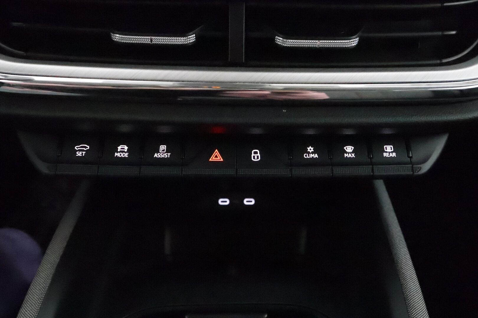 SKODA ENYAQ 2021 iV80 - Lämpöpumppu / Koukku / Adapt. vakkari / Matrix LED / P.kamera / Keyless / Apple&Android / Tulossa toimipisteeseen!