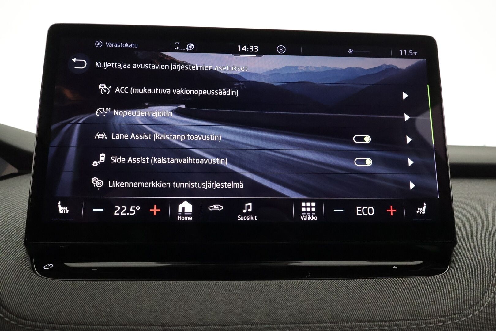 SKODA ENYAQ 2021 iV80 - Lämpöpumppu / Koukku / Adapt. vakkari / Matrix LED / P.kamera / Keyless / Apple&Android / Tulossa toimipisteeseen!