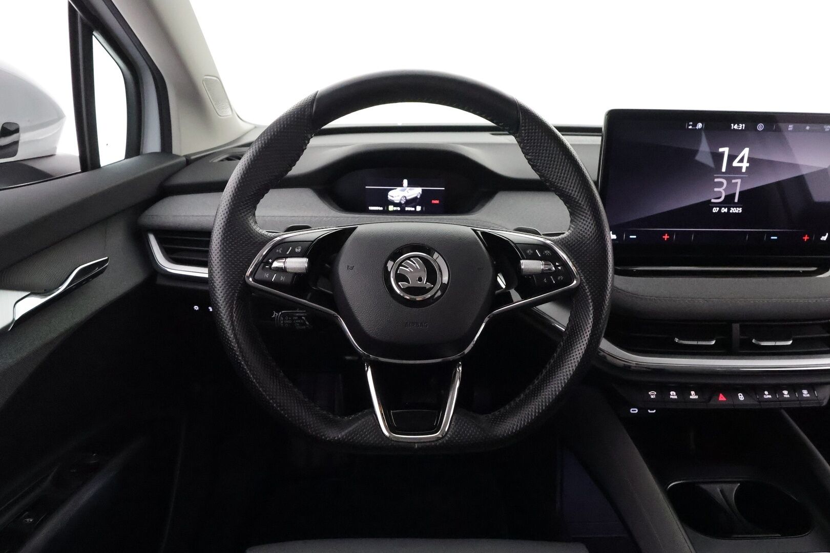 SKODA ENYAQ 2021 iV80 - Lämpöpumppu / Koukku / Adapt. vakkari / Matrix LED / P.kamera / Keyless / Apple&Android / Tulossa toimipisteeseen!