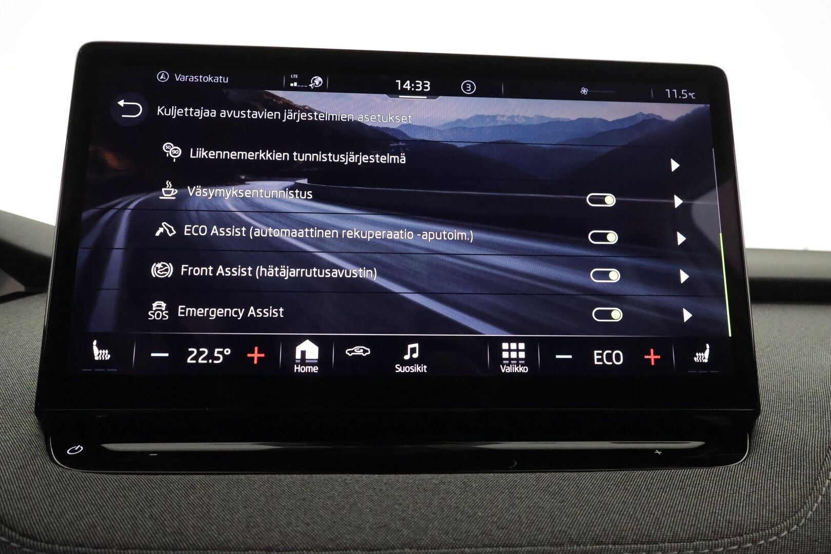 SKODA ENYAQ 2021 iV80 - Lämpöpumppu / Koukku / Adapt. vakkari / Matrix LED / P.kamera / Keyless / Apple&Android / Tulossa toimipisteeseen!
