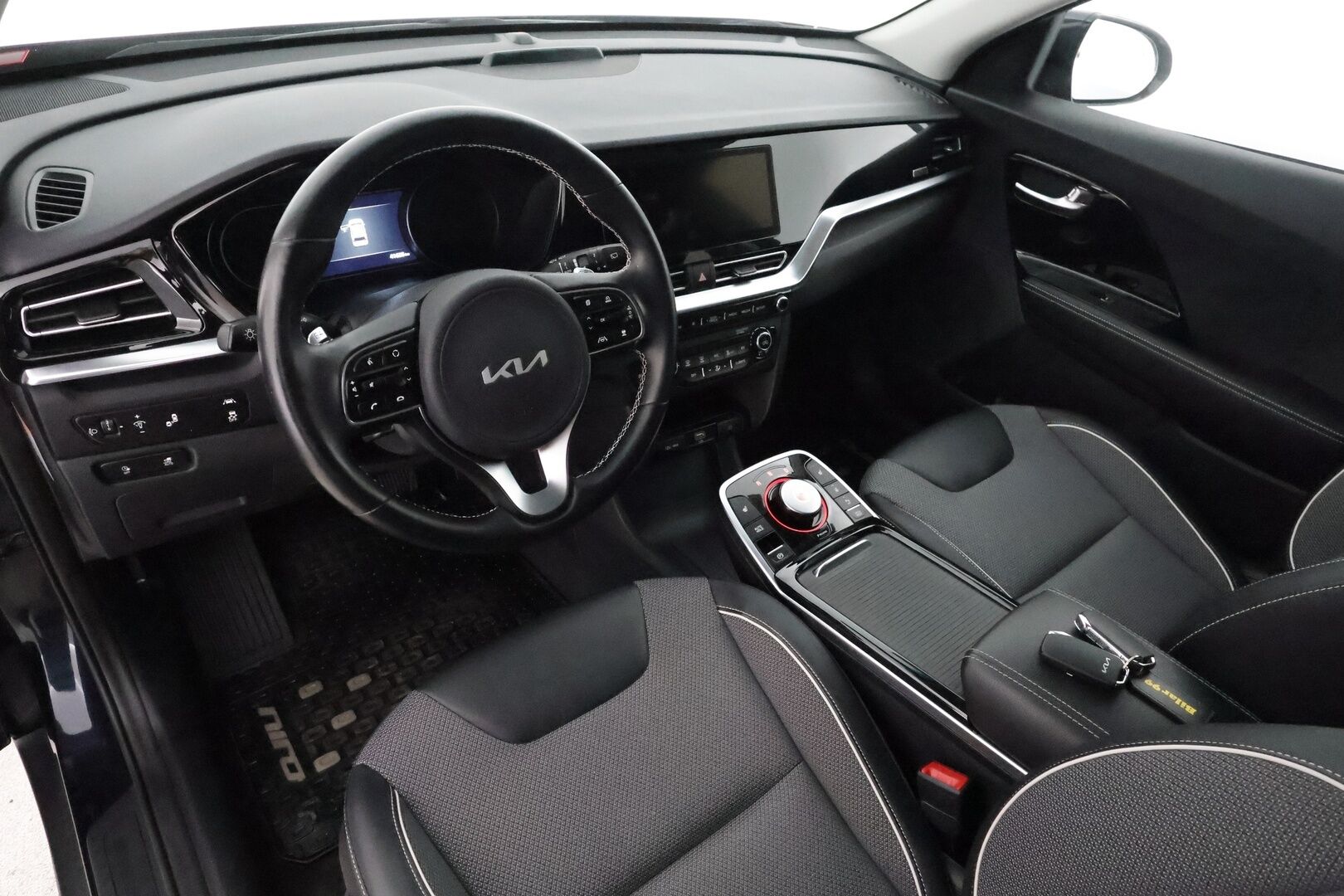 KIA NIRO 2022 64kWh 150kW Vision - Adapt. Vakkari / P. Kamera / Navi / Kaistavahti / Apple&Android / KeylessGO / 2x Renkaat / 