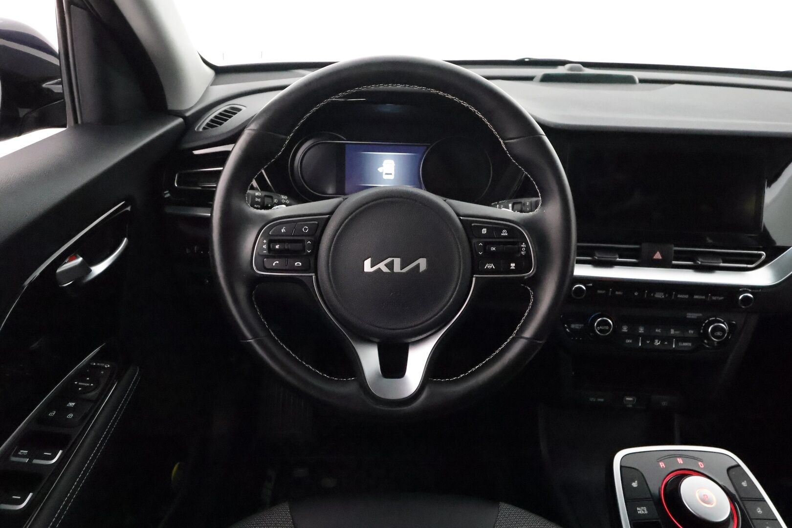 KIA NIRO 2022 64kWh 150kW Vision - Adapt. Vakkari / P. Kamera / Navi / Kaistavahti / Apple&Android / KeylessGO / 2x Renkaat / 