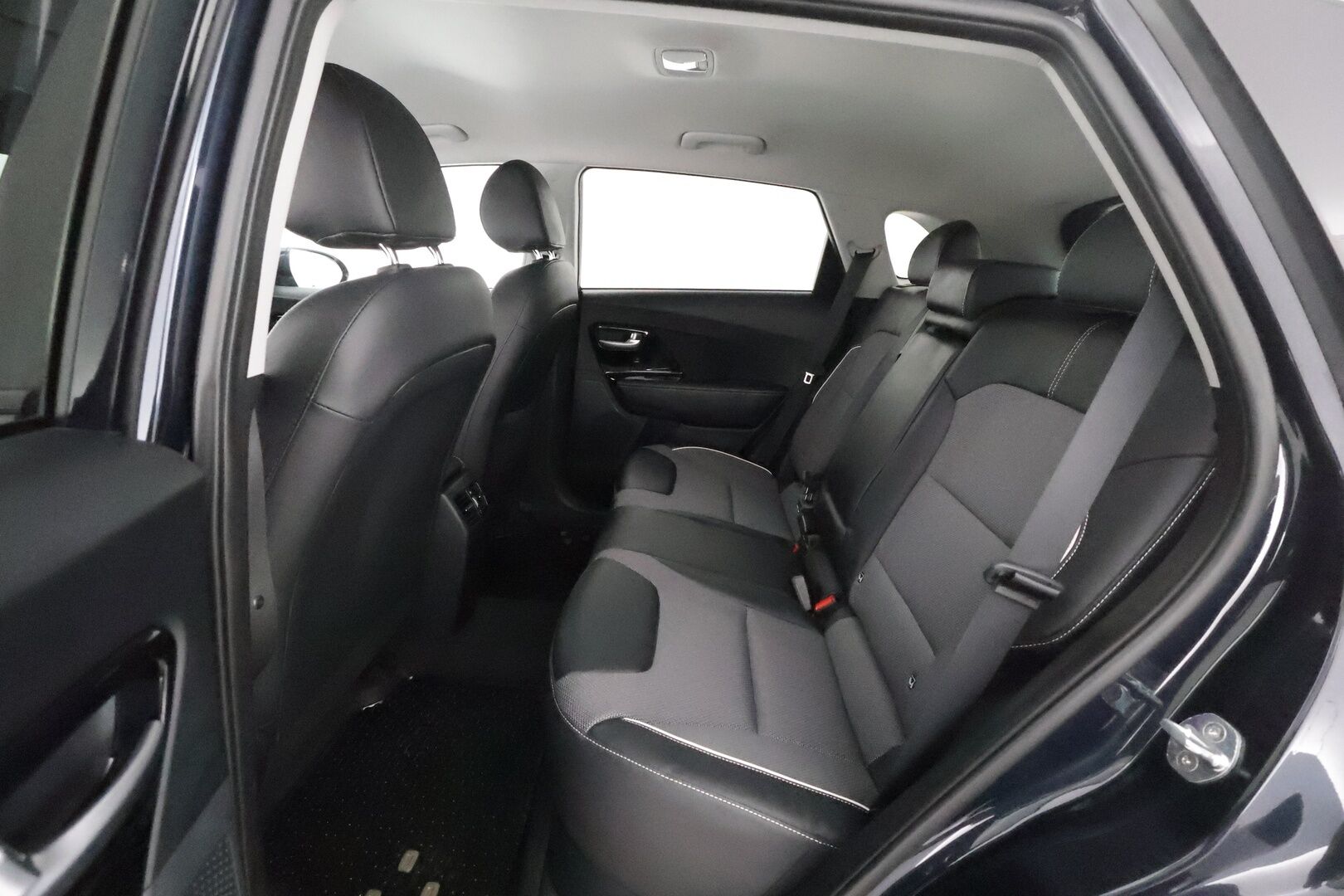 KIA NIRO 2022 64kWh 150kW Vision - Adapt. Vakkari / P. Kamera / Navi / Kaistavahti / Apple&Android / KeylessGO / 2x Renkaat / 