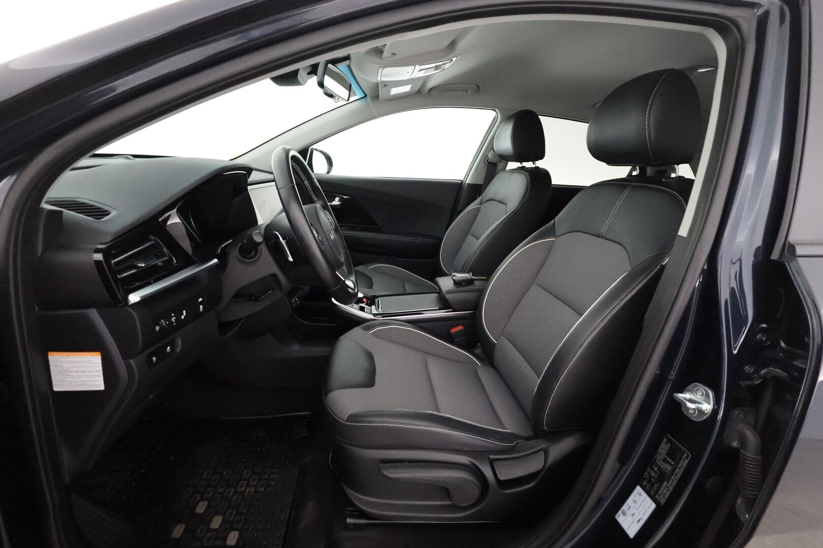 KIA NIRO 2022 64kWh 150kW Vision - Adapt. Vakkari / P. Kamera / Navi / Kaistavahti / Apple&Android / KeylessGO / 2x Renkaat / 