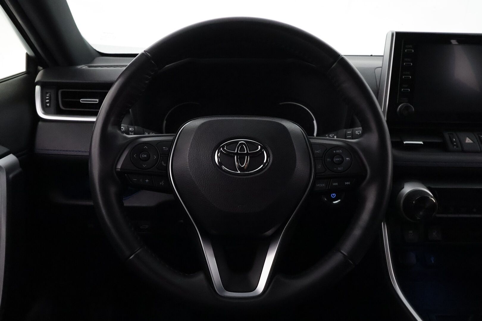 TOYOTA RAV4 2022 Hybrid 2,5 AWD-i Style *Adapt.vakkari / Facelift / P-Kamera / Puolinahat / Keyless / Apple&Android / Rattilämmitin* - 3,99 % KORKOTARJOUS TÄHÄN AUTOON - *Merkkihuollot / Kahdet näyttävät vanteet / Upea väritys!*