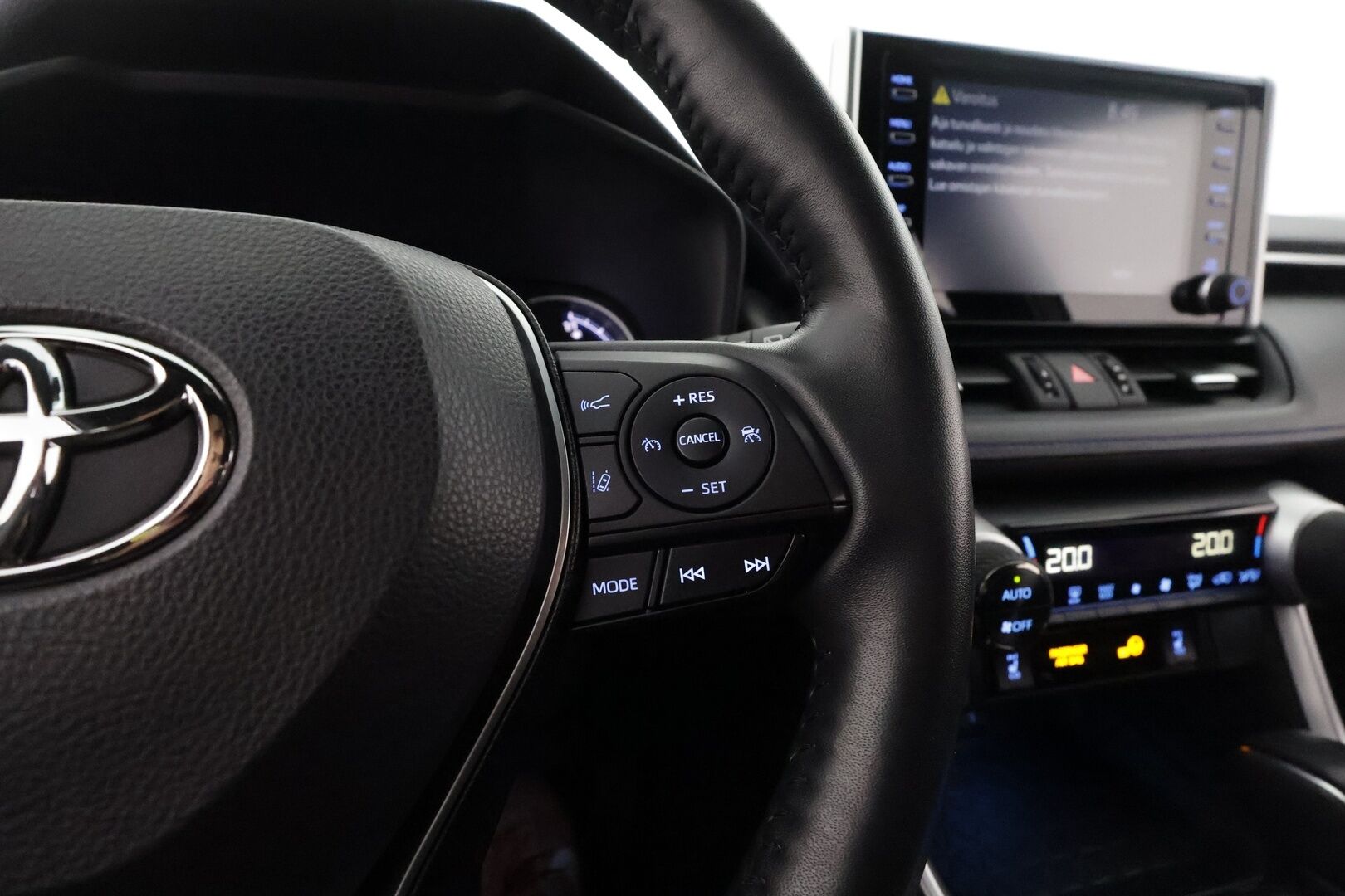 TOYOTA RAV4 2022 Hybrid 2,5 AWD-i Style *Adapt.vakkari / Facelift / P-Kamera / Puolinahat / Keyless / Apple&Android / Rattilämmitin* - 3,99 % KORKOTARJOUS TÄHÄN AUTOON - *Merkkihuollot / Kahdet näyttävät vanteet / Upea väritys!*