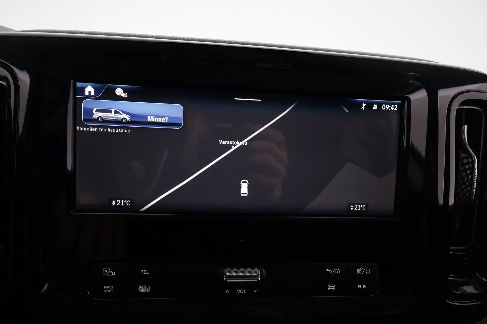 MERCEDES-BENZ VITO 2024 eVito 129 Tourer Pro 8-Paikkainen - 2,99 % KORKOTARJOUS TÄHÄN AUTOON - 8-Paikkainen / ALV / Distronic+ / 360-Kamera / Adapt.LED / Comand Navi / Ratinlämmitys / Facelift / Lisälämmitin / Upea yksilö!