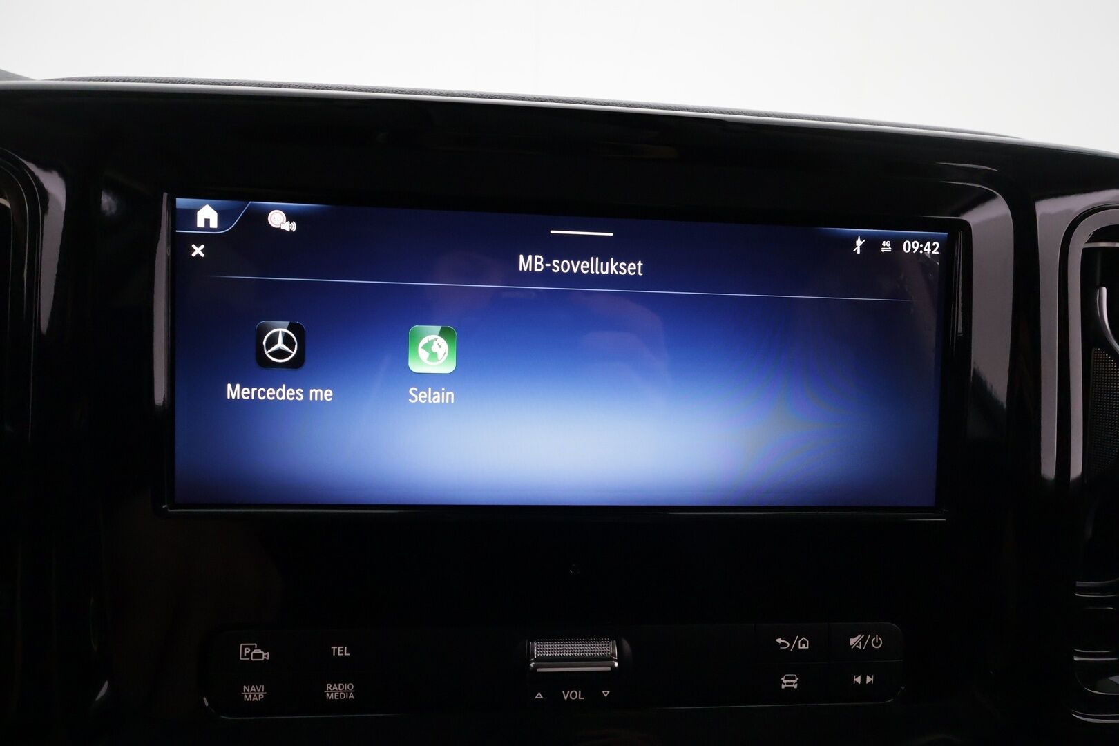 MERCEDES-BENZ VITO 2024 eVito 129 Tourer Pro 8-Paikkainen - 2,99 % KORKOTARJOUS TÄHÄN AUTOON - 8-Paikkainen / ALV / Distronic+ / 360-Kamera / Adapt.LED / Comand Navi / Ratinlämmitys / Facelift / Lisälämmitin / Upea yksilö!