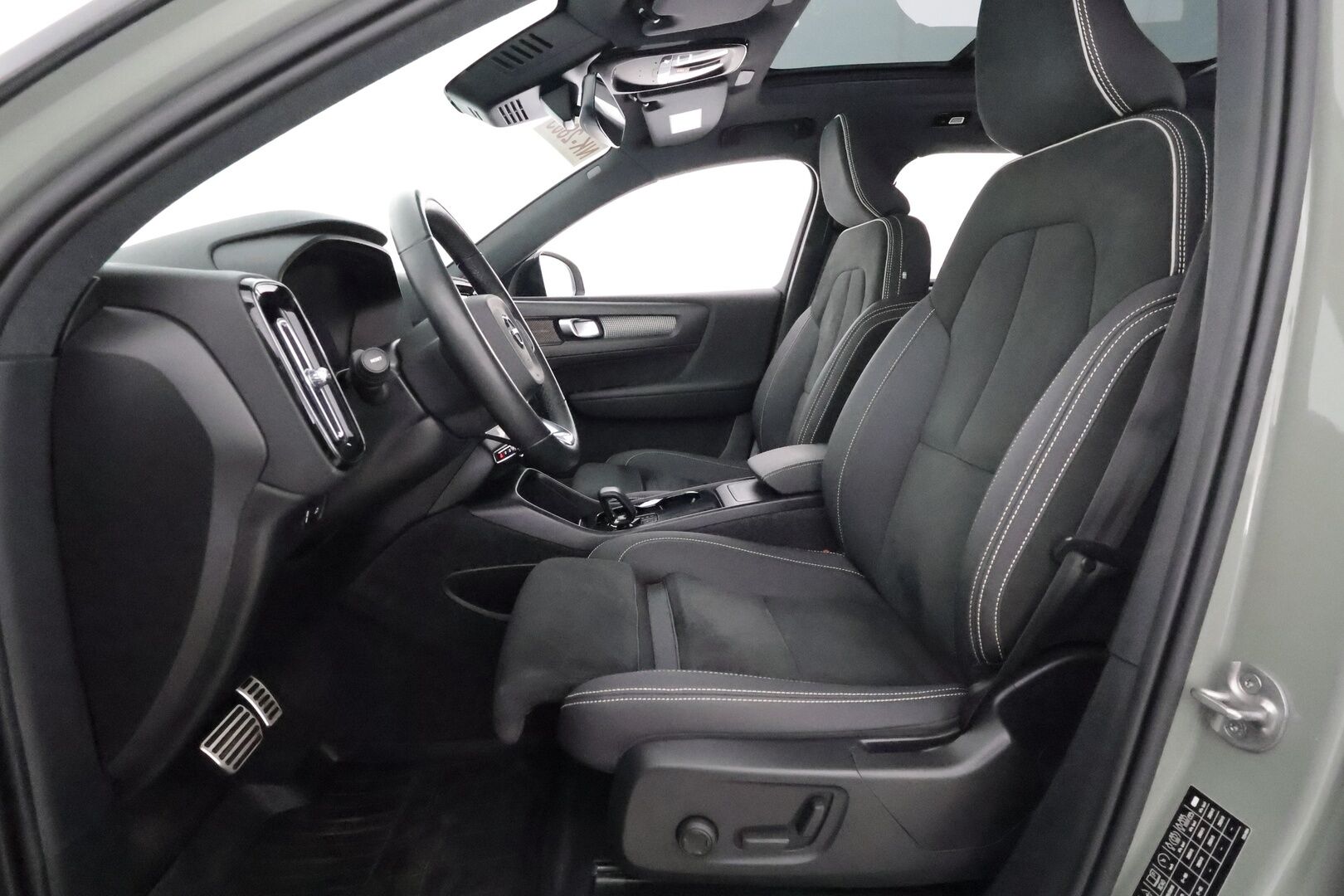 Volvo XC40 2022 Recharge Twin Pro aut - 3,99 % KORKOTARJOUS TÄHÄN AUTOON - Lämpöpumppu / Adapt.Vakkari / Vetokoukku / Harman&Kardon / Panoraama / Nahka-Alcantara Muistipenkki / Adapt.LED / 360-Kamera