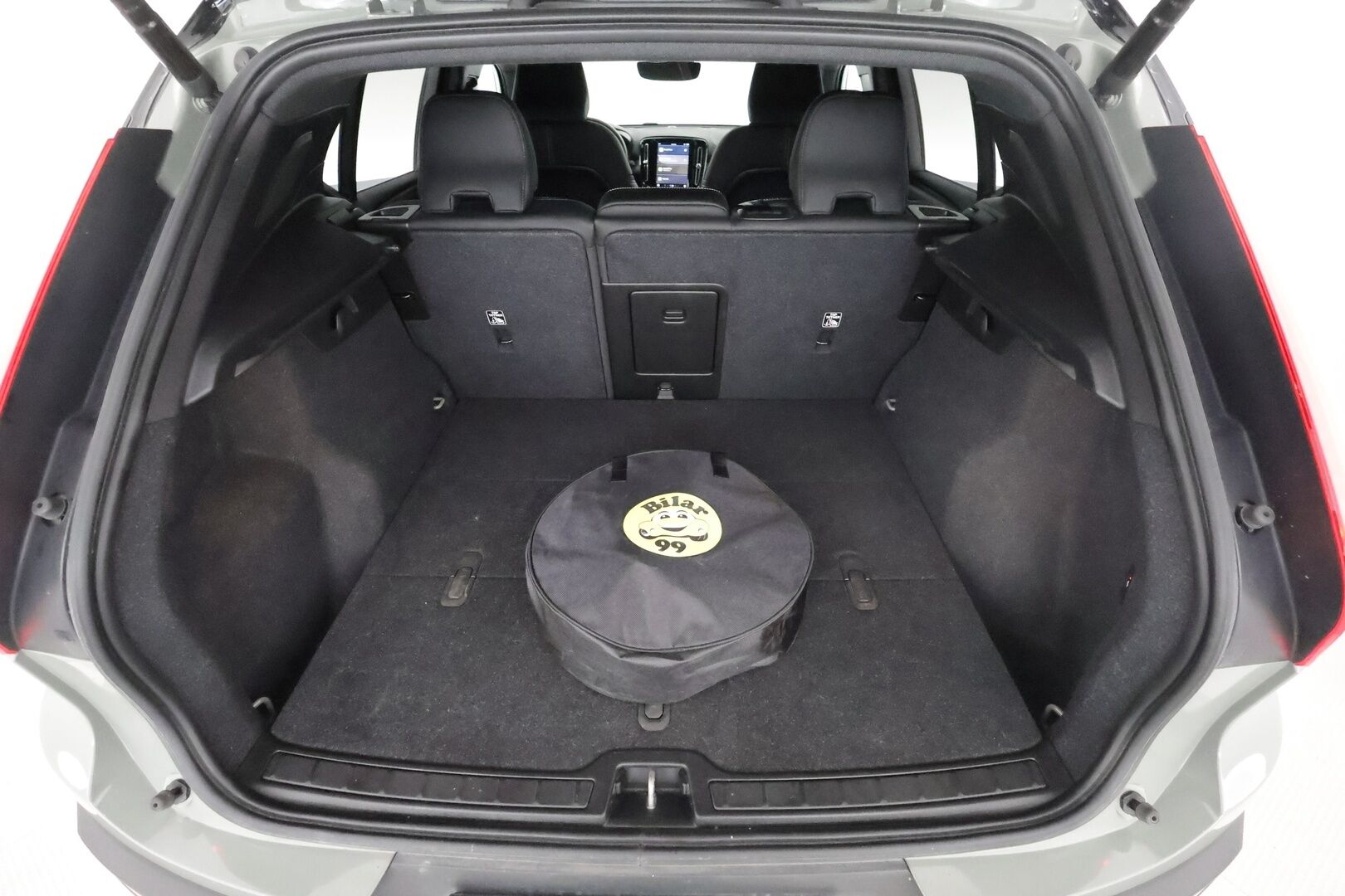 Volvo XC40 2022 Recharge Twin Pro aut - 3,99 % KORKOTARJOUS TÄHÄN AUTOON - Lämpöpumppu / Adapt.Vakkari / Vetokoukku / Harman&Kardon / Panoraama / Nahka-Alcantara Muistipenkki / Adapt.LED / 360-Kamera