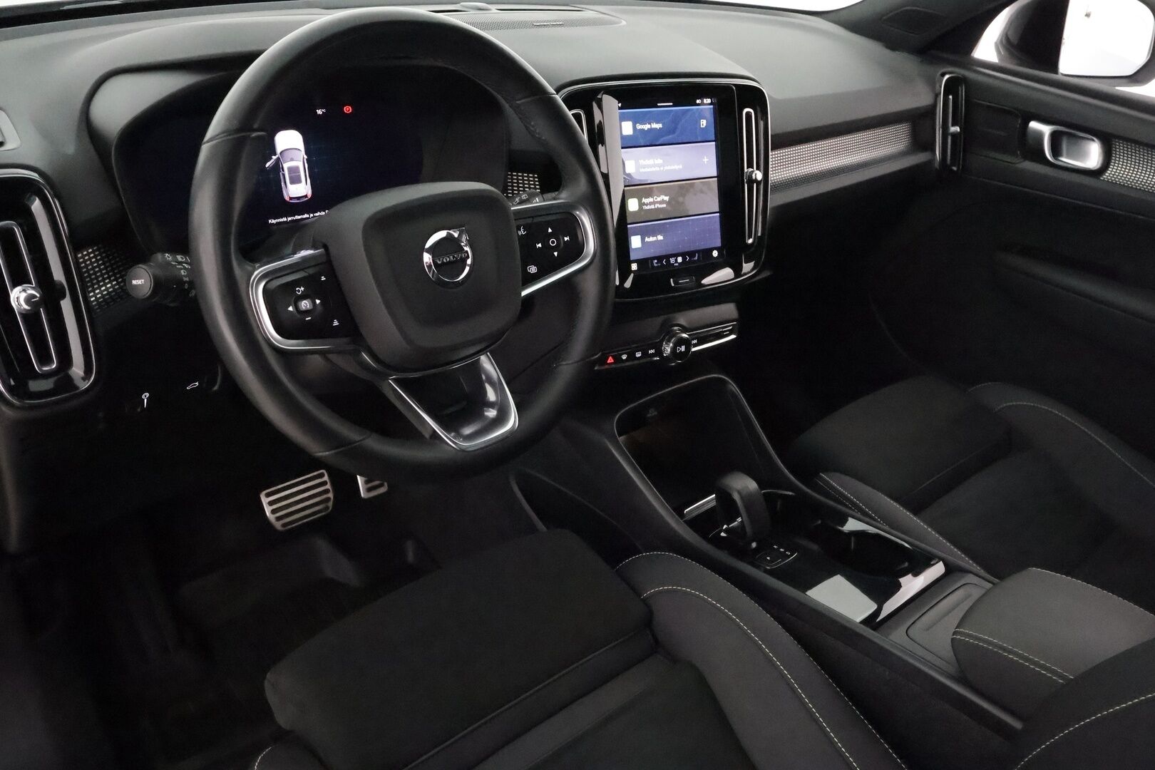 Volvo XC40 2022 Recharge Twin Pro aut - 3,99 % KORKOTARJOUS TÄHÄN AUTOON - Lämpöpumppu / Adapt.Vakkari / Vetokoukku / Harman&Kardon / Panoraama / Nahka-Alcantara Muistipenkki / Adapt.LED / 360-Kamera
