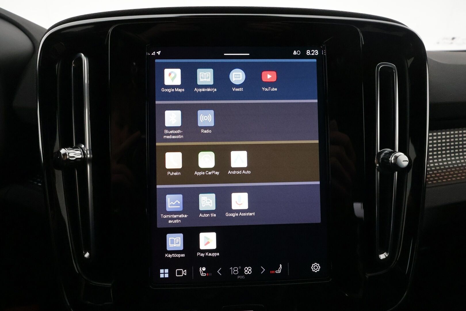 Volvo XC40 2022 Recharge Twin Pro aut - 3,99 % KORKOTARJOUS TÄHÄN AUTOON - Lämpöpumppu / Adapt.Vakkari / Vetokoukku / Harman&Kardon / Panoraama / Nahka-Alcantara Muistipenkki / Adapt.LED / 360-Kamera