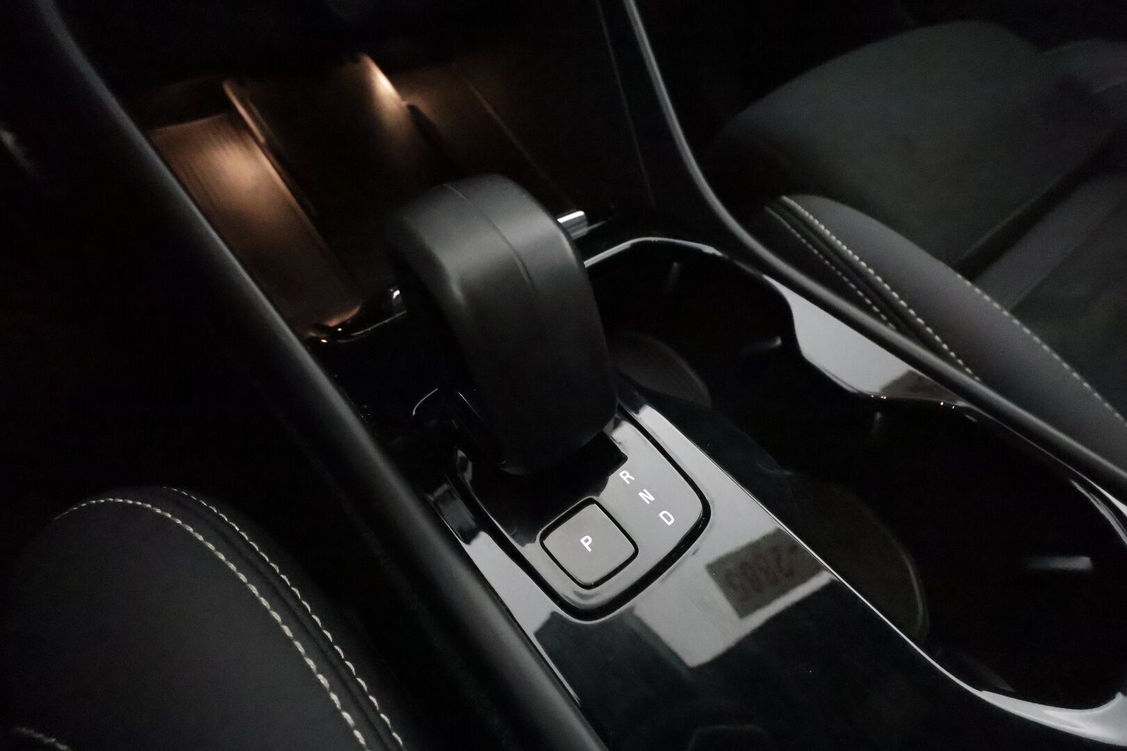 Volvo XC40 2022 Recharge Twin Pro aut - 3,99 % KORKOTARJOUS TÄHÄN AUTOON - Lämpöpumppu / Adapt.Vakkari / Vetokoukku / Harman&Kardon / Panoraama / Nahka-Alcantara Muistipenkki / Adapt.LED / 360-Kamera