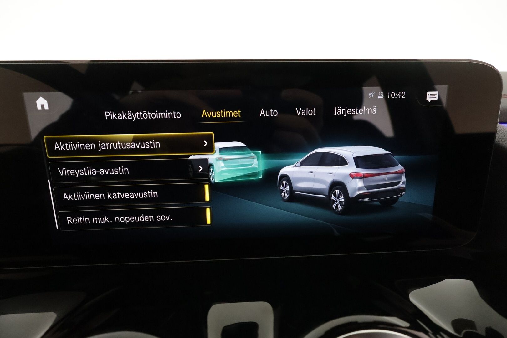 MERCEDES-BENZ EQA 2022 250 Business AMG - 3,99 % KORKOTARJOUS TÄHÄN AUTOON - Distronic+ / Panorama / 360-Kamera / Nahka-Alcantara / Vetokoukku / Led High Performance / Night / Akku kuntotarkastettu!