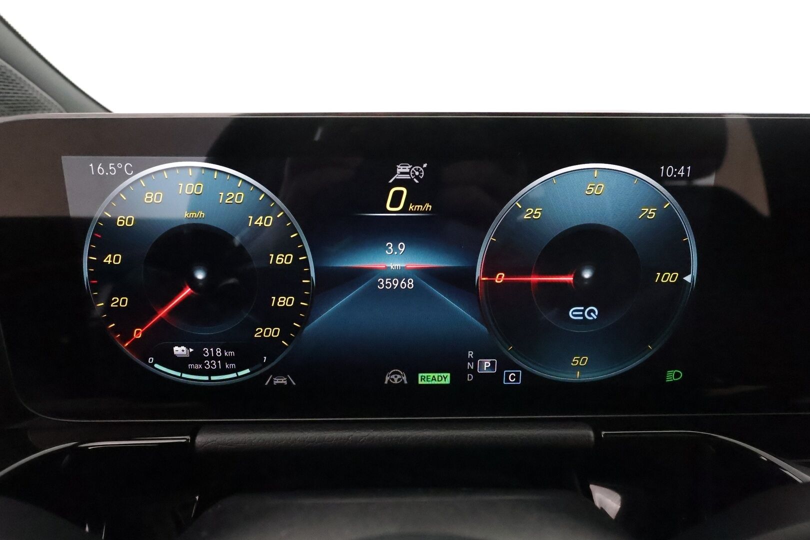 MERCEDES-BENZ EQA 2022 250 Business AMG - 3,99 % KORKOTARJOUS TÄHÄN AUTOON - Distronic+ / Panorama / 360-Kamera / Nahka-Alcantara / Vetokoukku / Led High Performance / Night / Akku kuntotarkastettu!