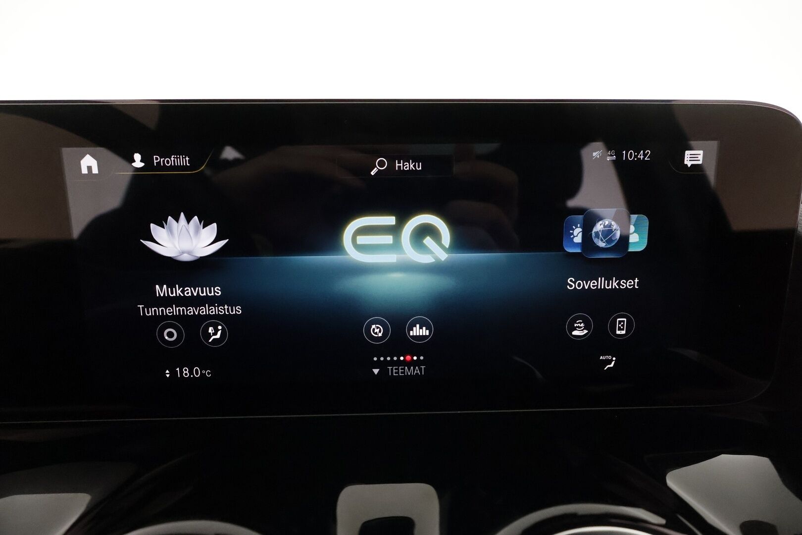 MERCEDES-BENZ EQA 2022 250 Business AMG - 3,99 % KORKOTARJOUS TÄHÄN AUTOON - Distronic+ / Panorama / 360-Kamera / Nahka-Alcantara / Vetokoukku / Led High Performance / Night / Akku kuntotarkastettu!