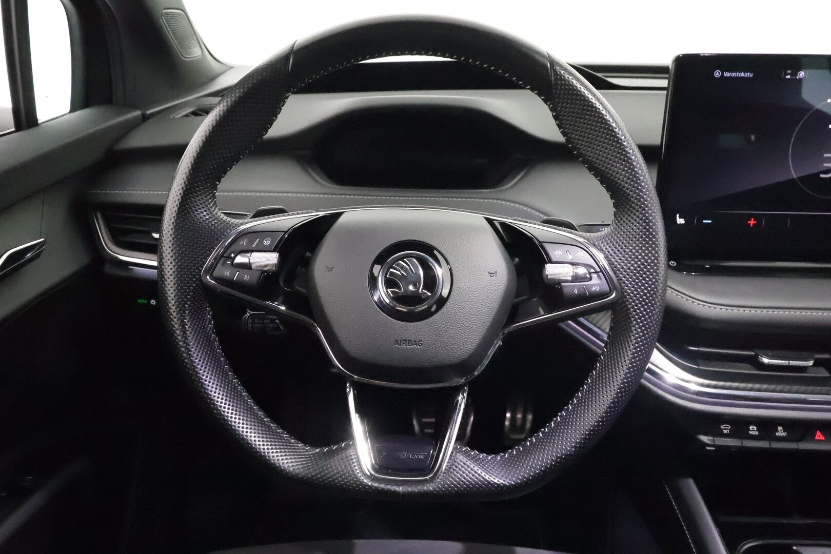 SKODA ENYAQ 2022 IV80X Sportline **HUD / Lämpöpumppu / Muistipenkki / 360° kamera / Adapt.Vakkari / Matrix-LED / Navi / Kaistavahti** - 3,99 % KORKOTARJOUS TÄHÄN AUTOON - KeylessGO / 2x Renkaat / Akku kuntotarkistettu