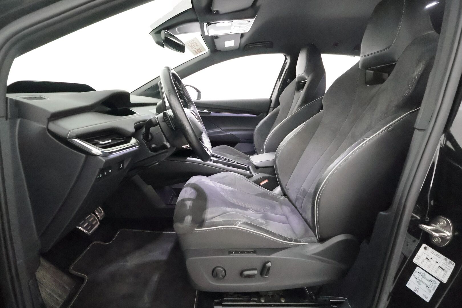 SKODA ENYAQ 2022 IV80X Sportline **HUD / Lämpöpumppu / Muistipenkki / 360° kamera / Adapt.Vakkari / Matrix-LED / Navi / Kaistavahti** - 3,99 % KORKOTARJOUS TÄHÄN AUTOON - KeylessGO / 2x Renkaat / Akku kuntotarkistettu